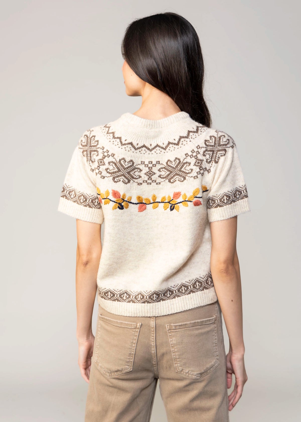 swatch_Beige embroidered short sleeve sweater