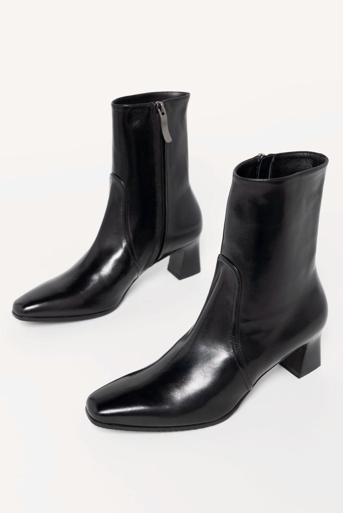swatch_Black Leather l'idea italian leather heeled bootie