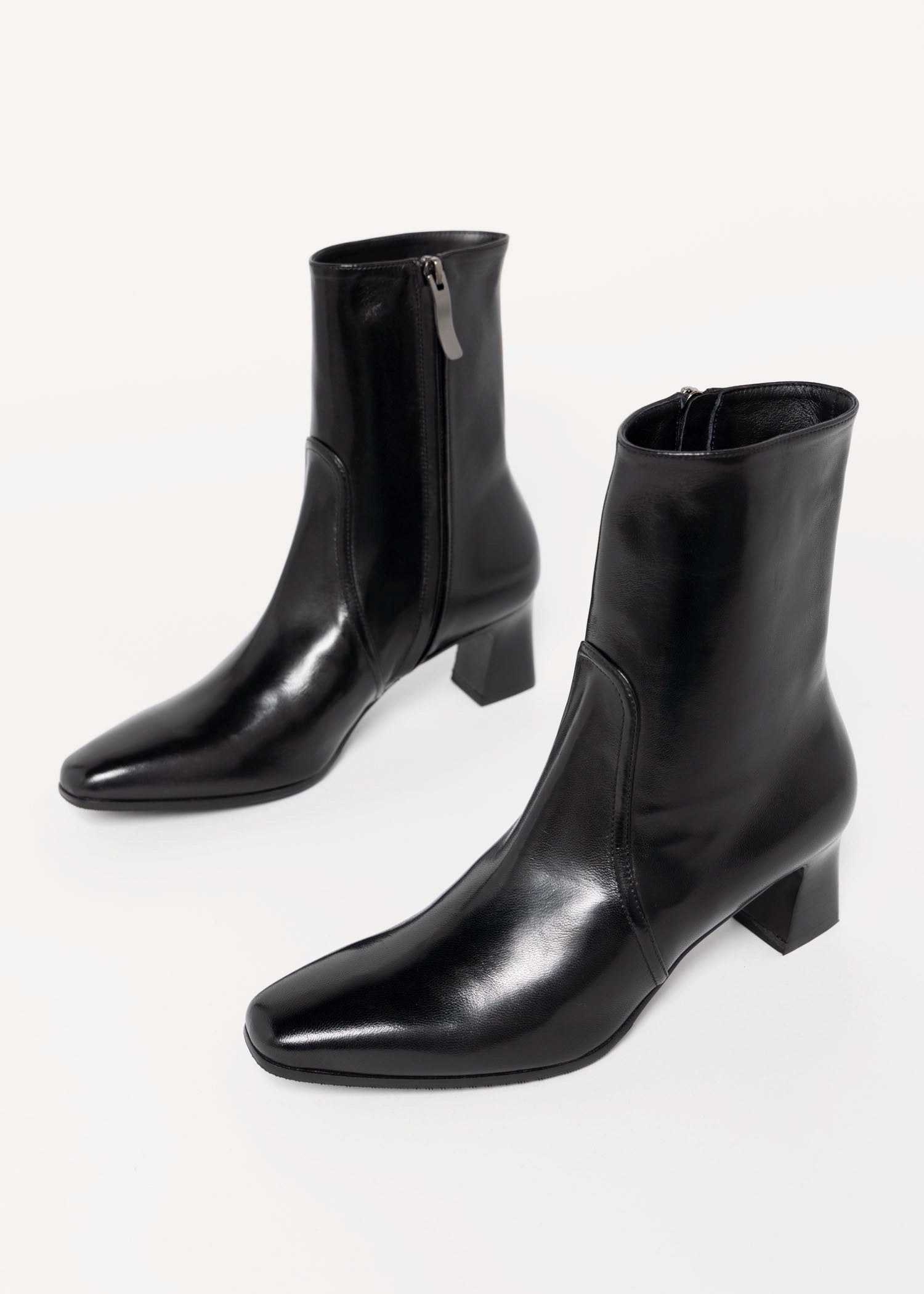 swatch_Black Leather l'idea italian leather heeled bootie