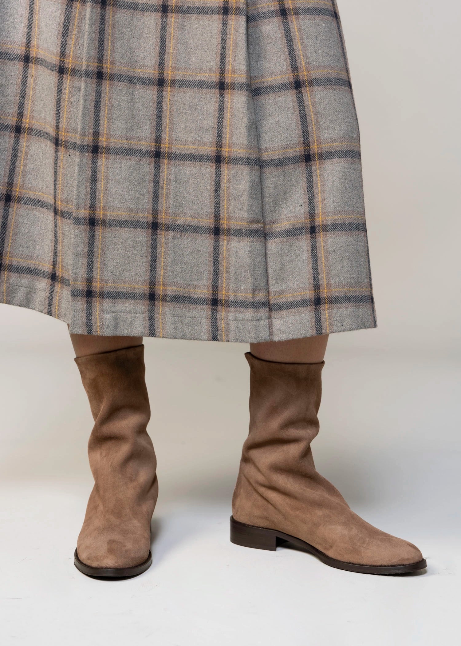 swatch_Light Taupe Suede l'idea italian leather sock boot