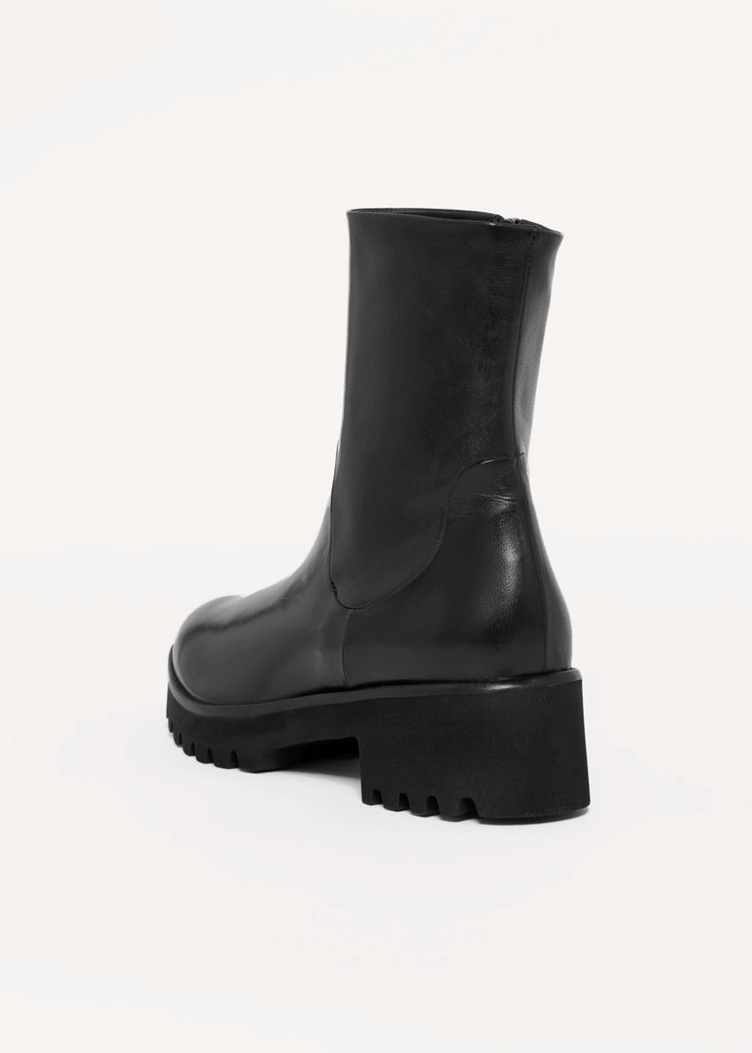 swatch_Black Leather l'idea italian leather lug sole boot