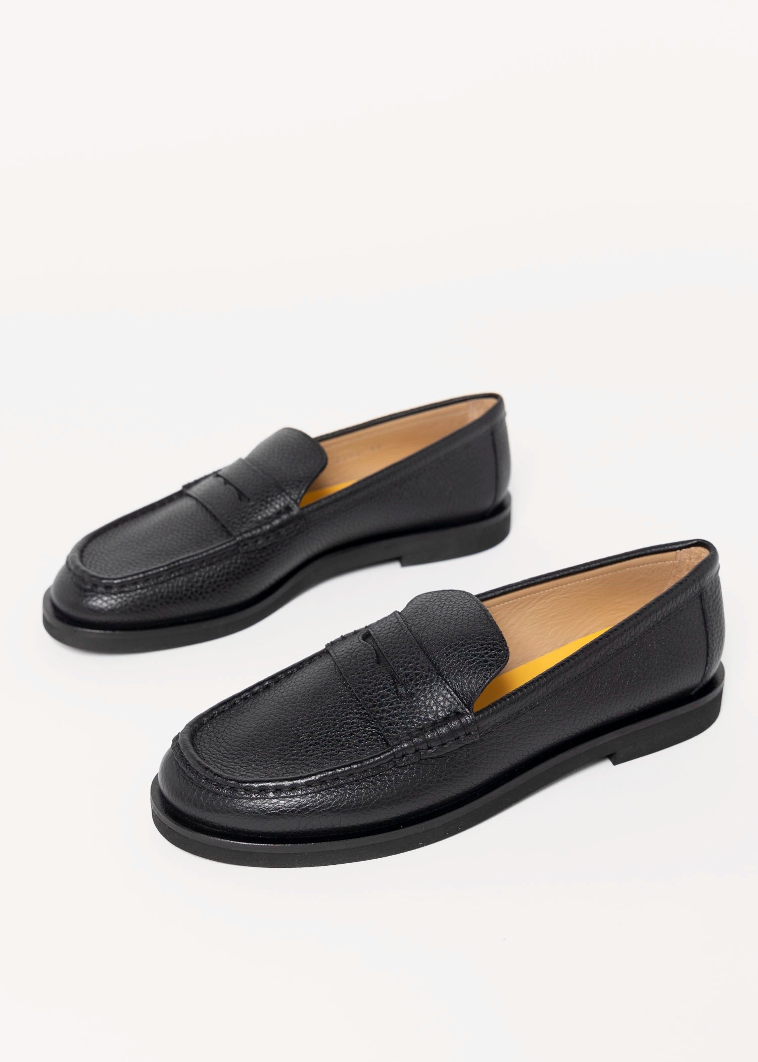 swatch_Black Leather l'idea italian leather penny loafer