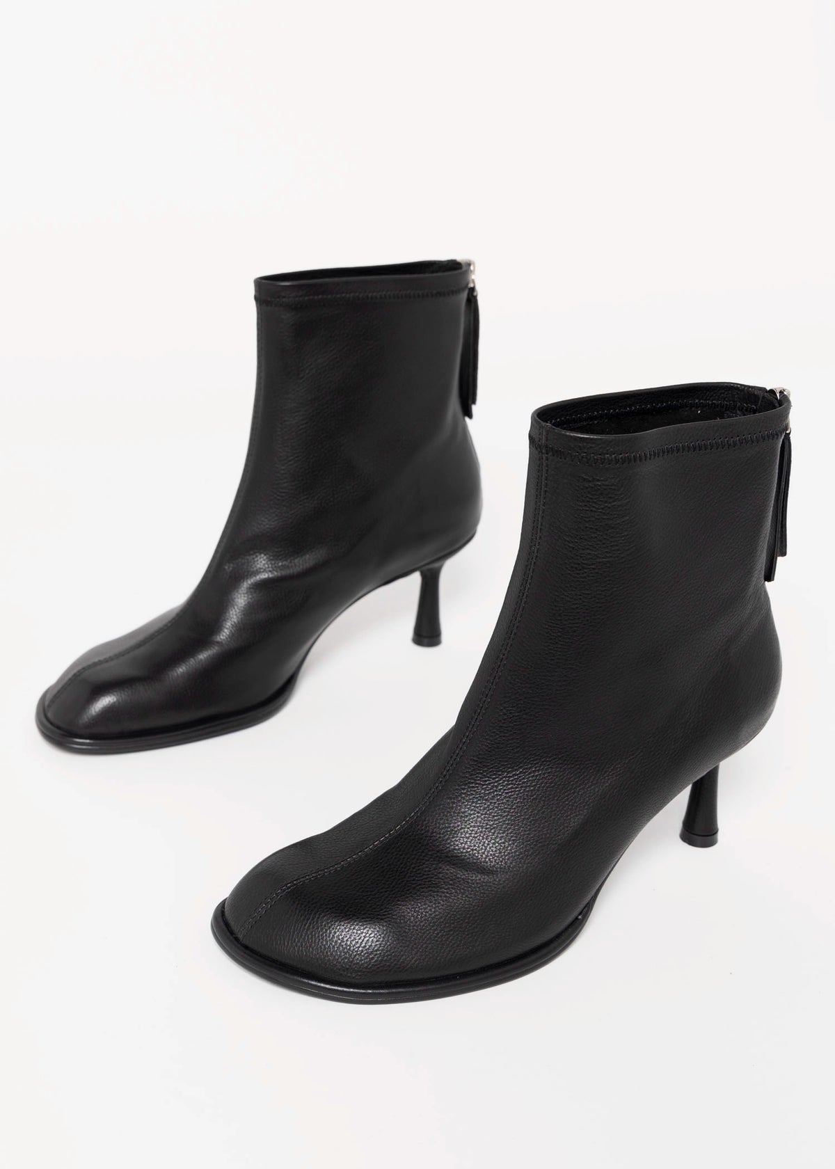 swatch_Black Leather intentionally blank powerhouse heeled boot
