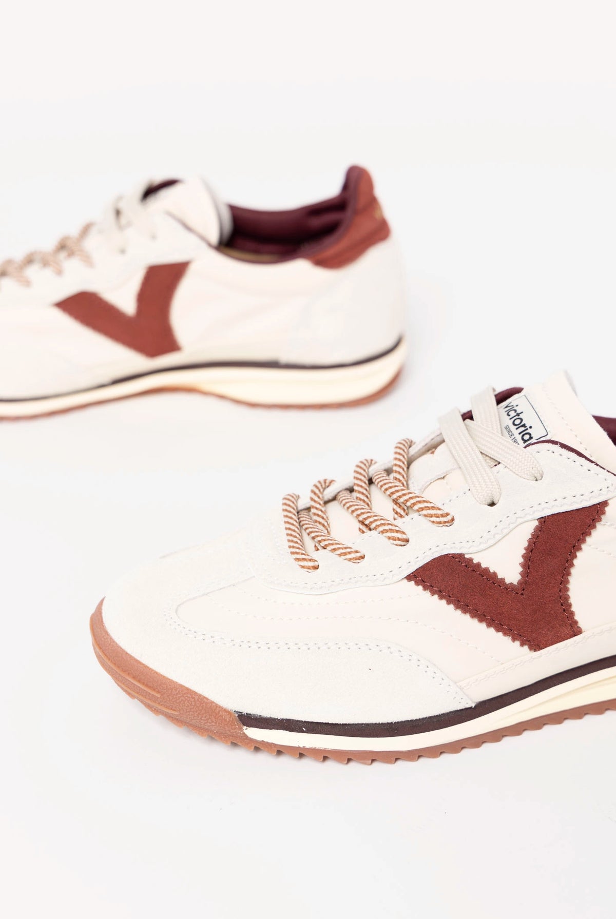 swatch_Crema victoria saturno sneaker