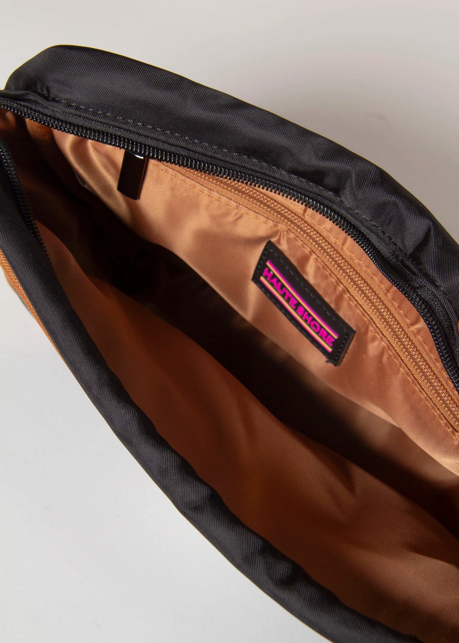 swatch_Black noa camera bag handbags