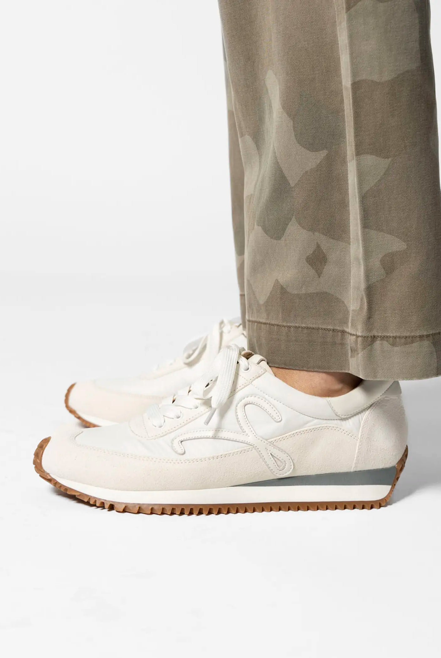 swatch_white queen sneaker shoes