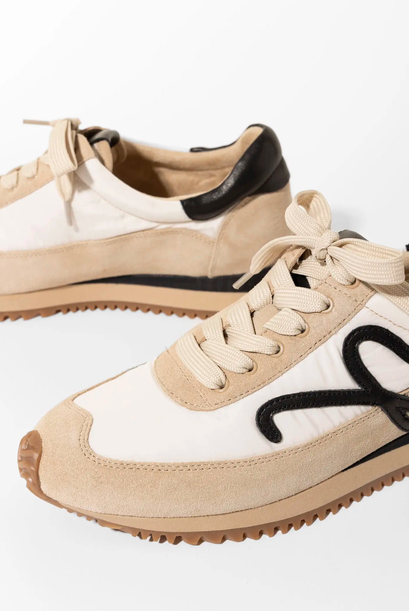 swatch_beige queen sneaker shoes