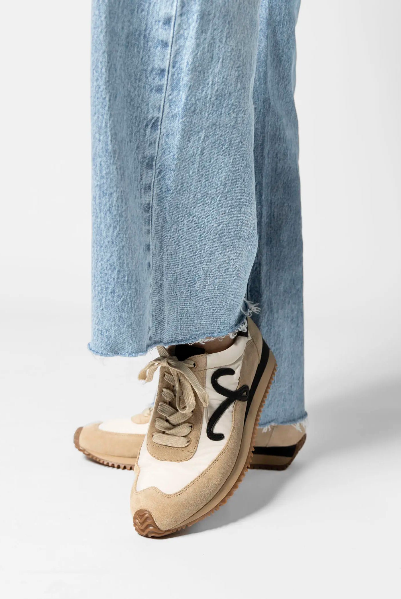 swatch_beige queen sneaker shoes