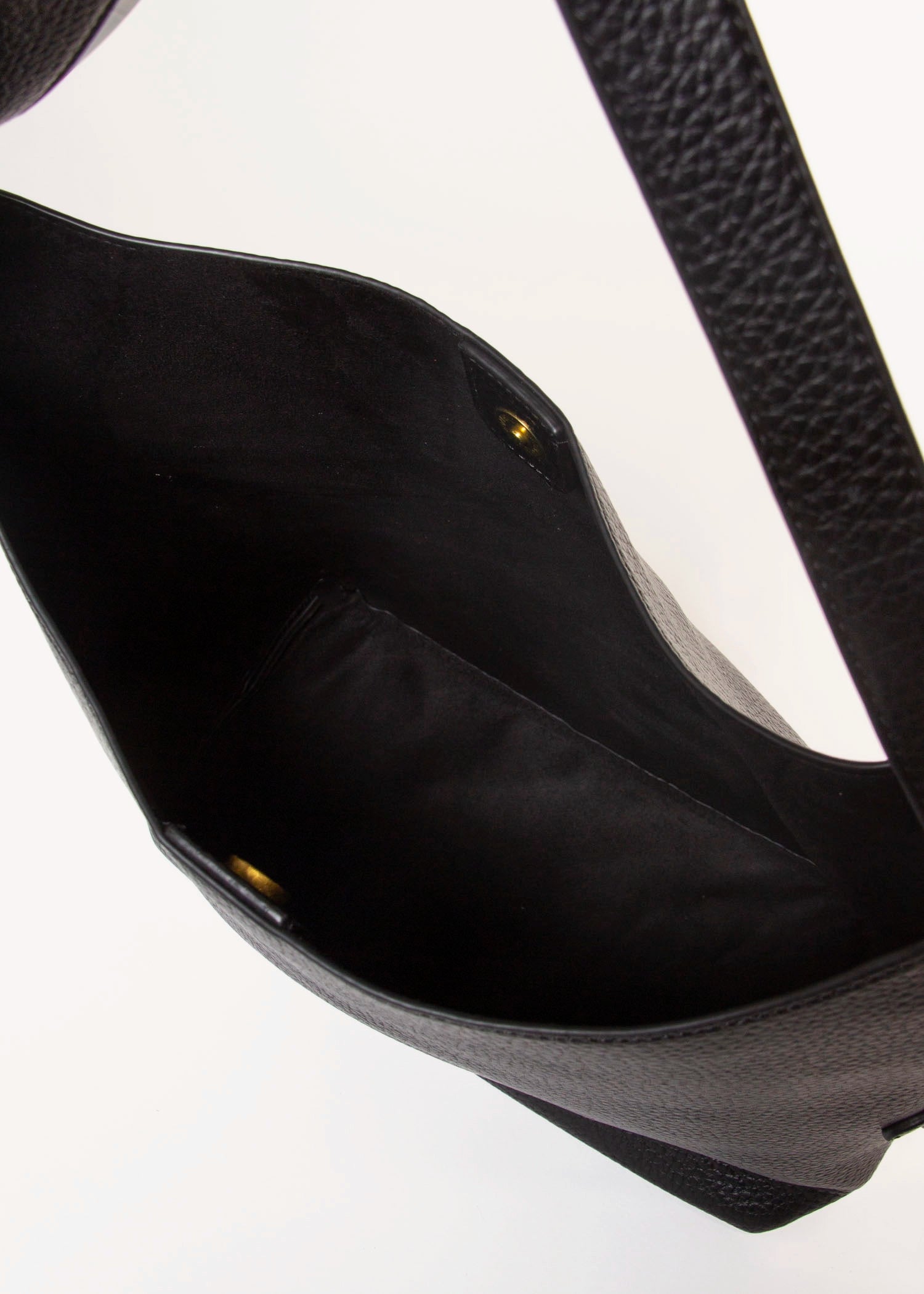 swatch_Black matty shoulder bag