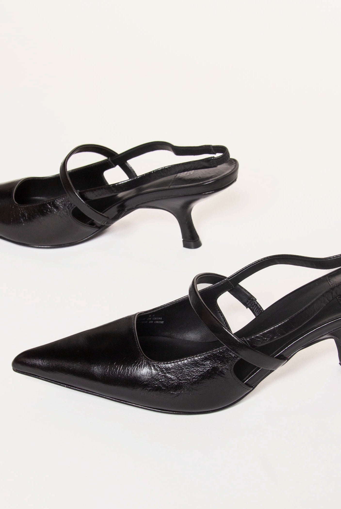 swatch_Black Leather tanya slingback pump jeffrey campbell