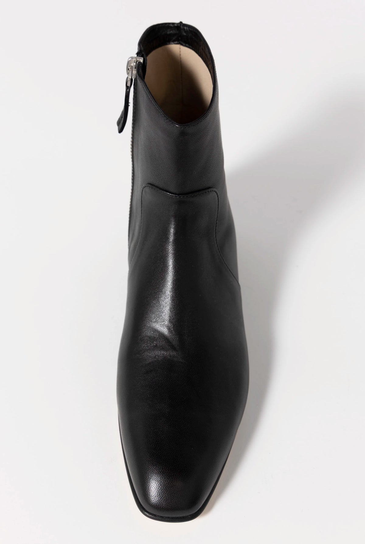 swatch_Black Leather pomme d'or zoe flat boot