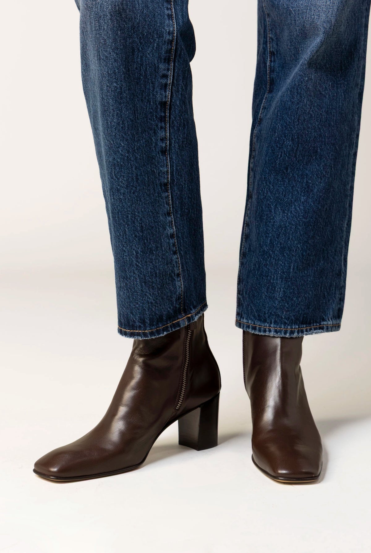 swatch_Espresso Leather pomme d'or elin heeled bootie