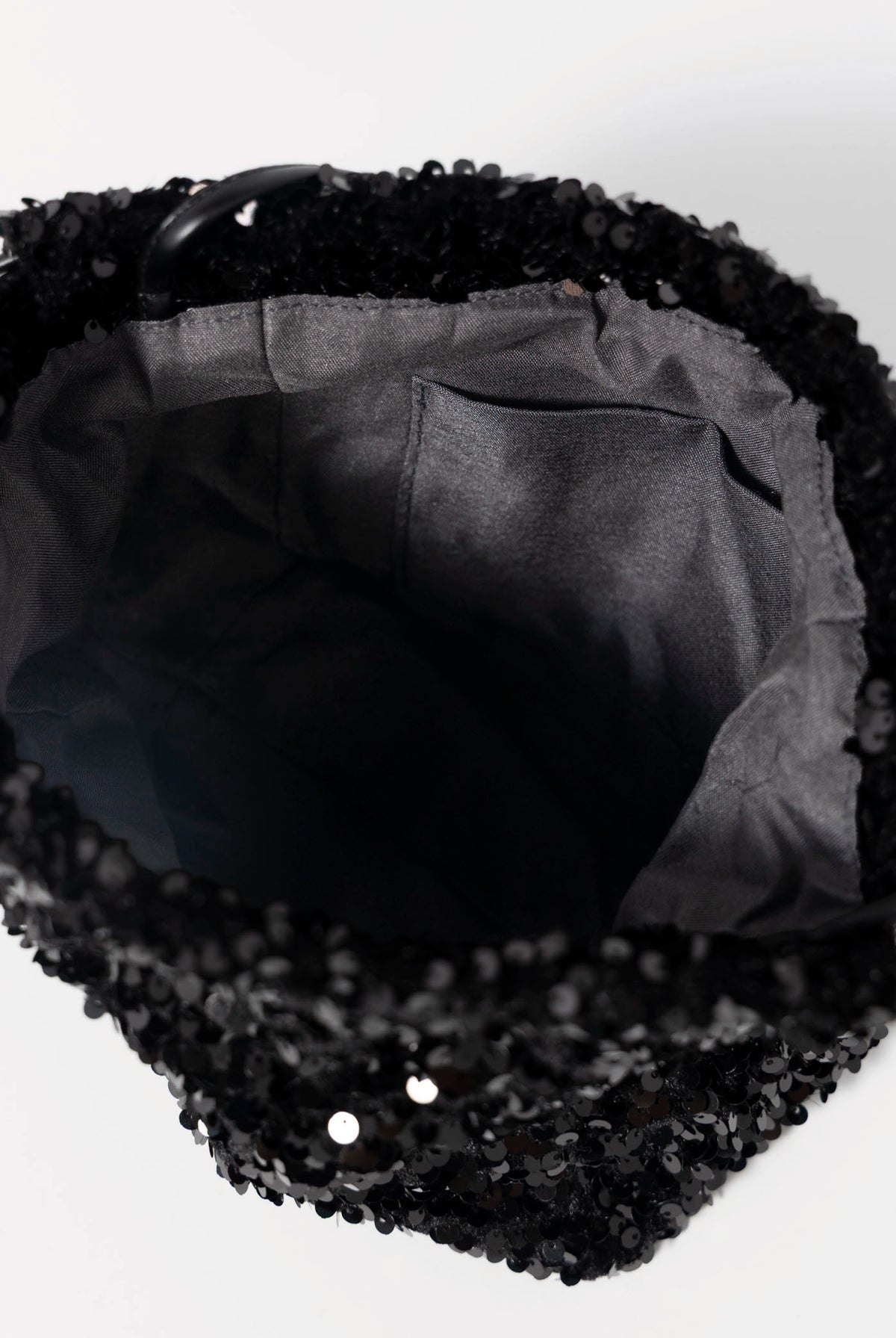 swatch_Black robby sequin drawstring bag