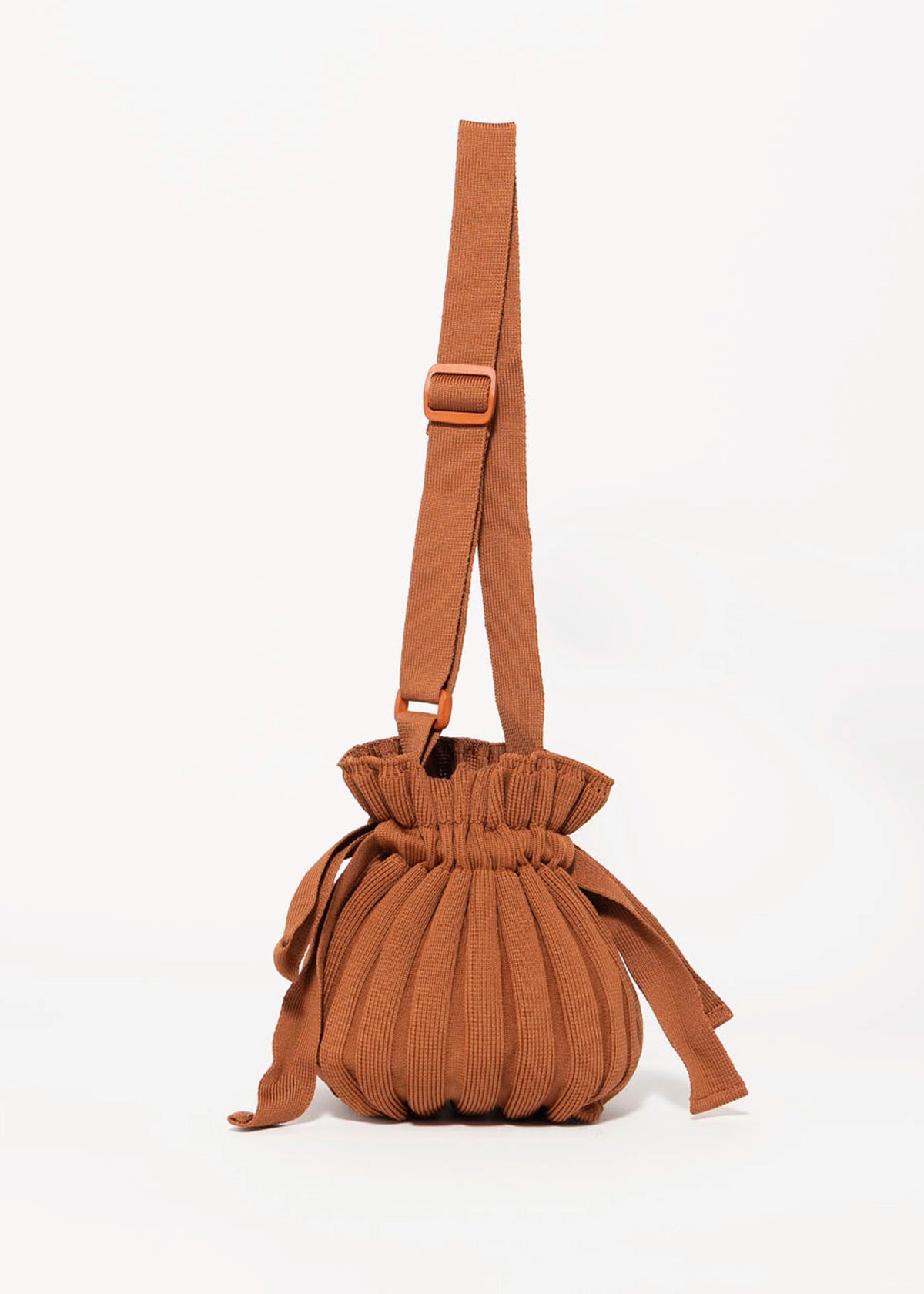 swatch_Camel pleated fabric bucket bag