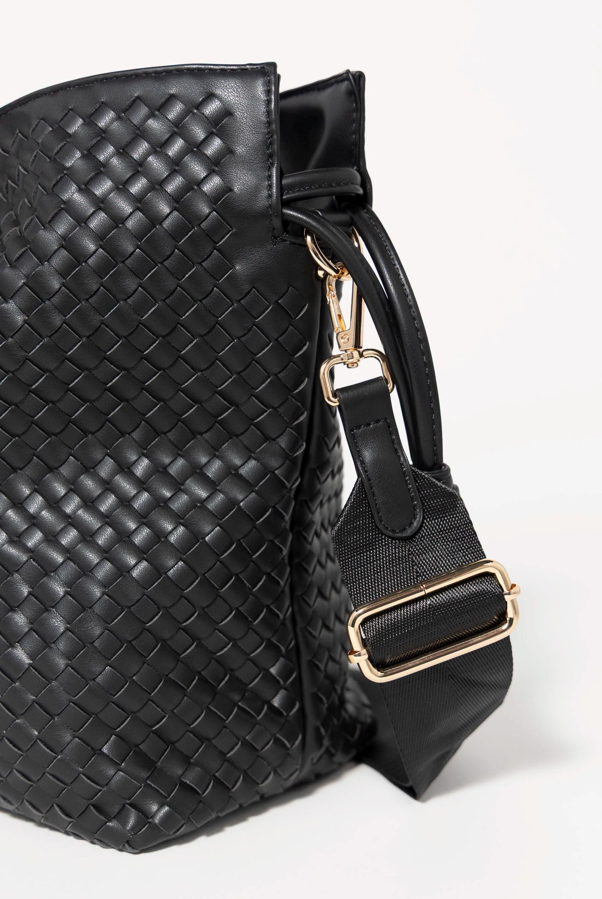 swatch_Jet haute shore reese woven tote