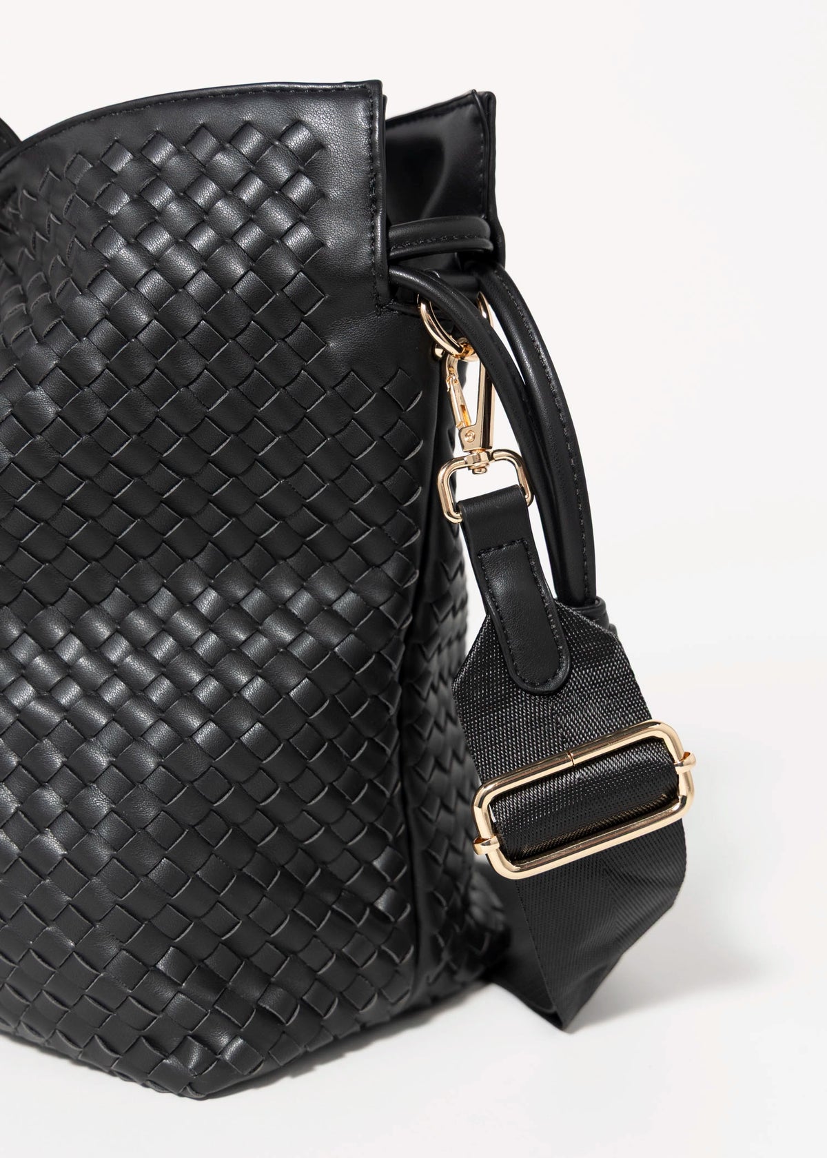 swatch_Jet haute shore reese woven tote