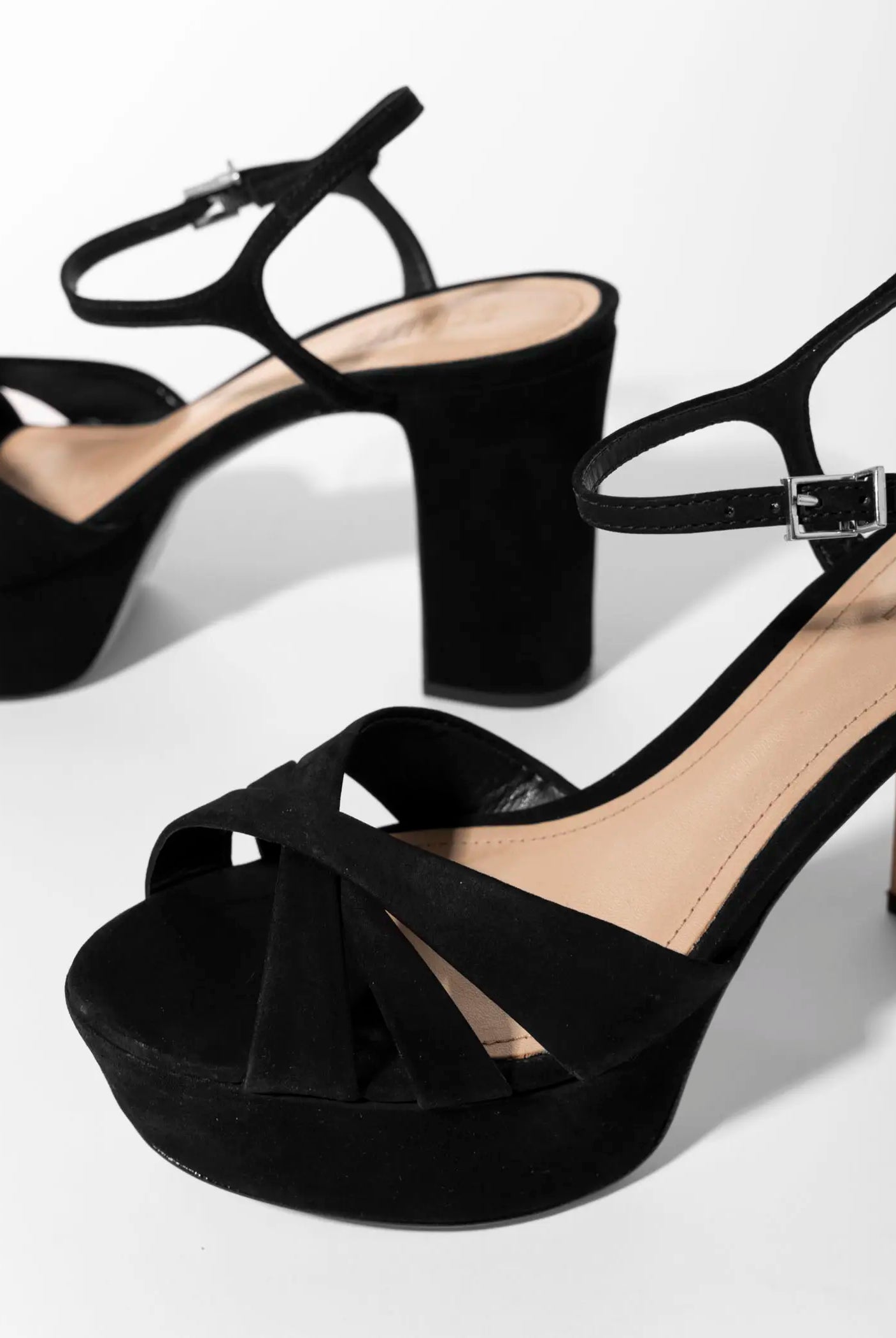 swatch_Black keefa platform sandal