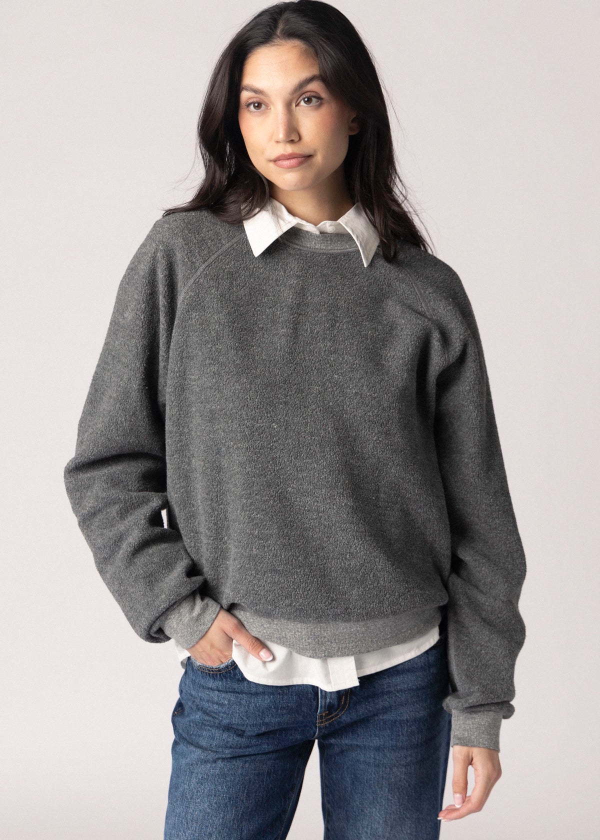 swatch_Dark Heather Grey perfect white tee ziggy oversized sweatshirt
