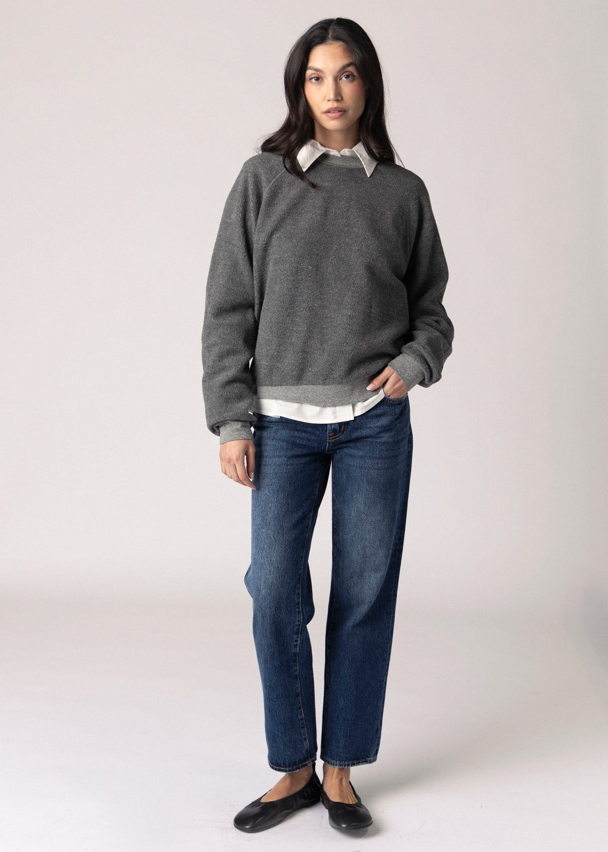 swatch_Dark Heather Grey perfect white tee ziggy oversized sweatshirt