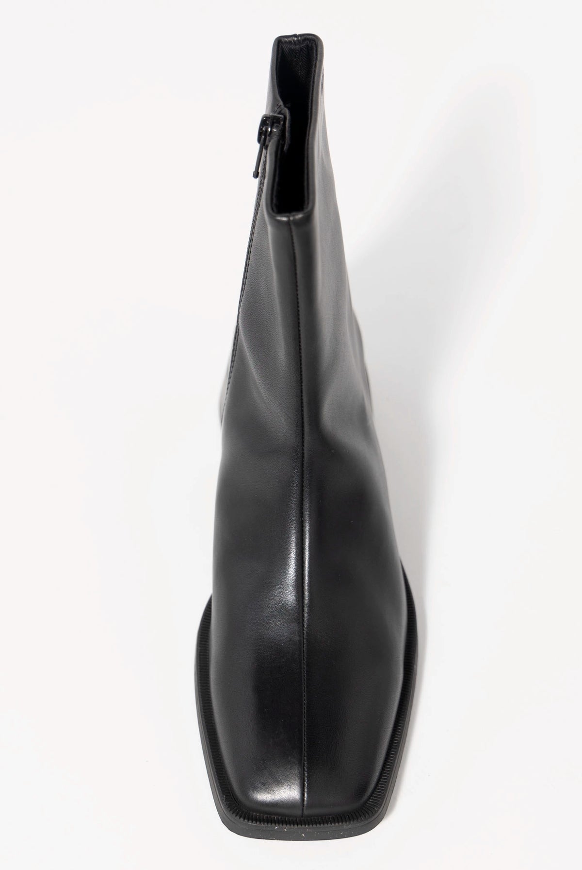 swatch_Black Leather vagabond blanca ankle boot