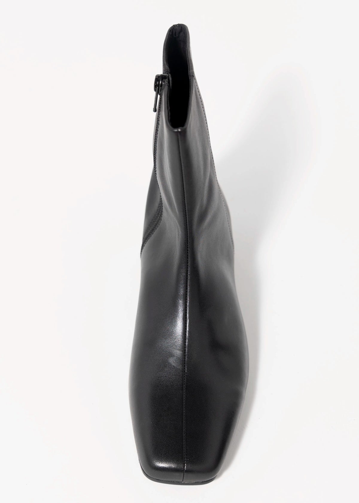 swatch_Black Leather vagabond mona ankle boot