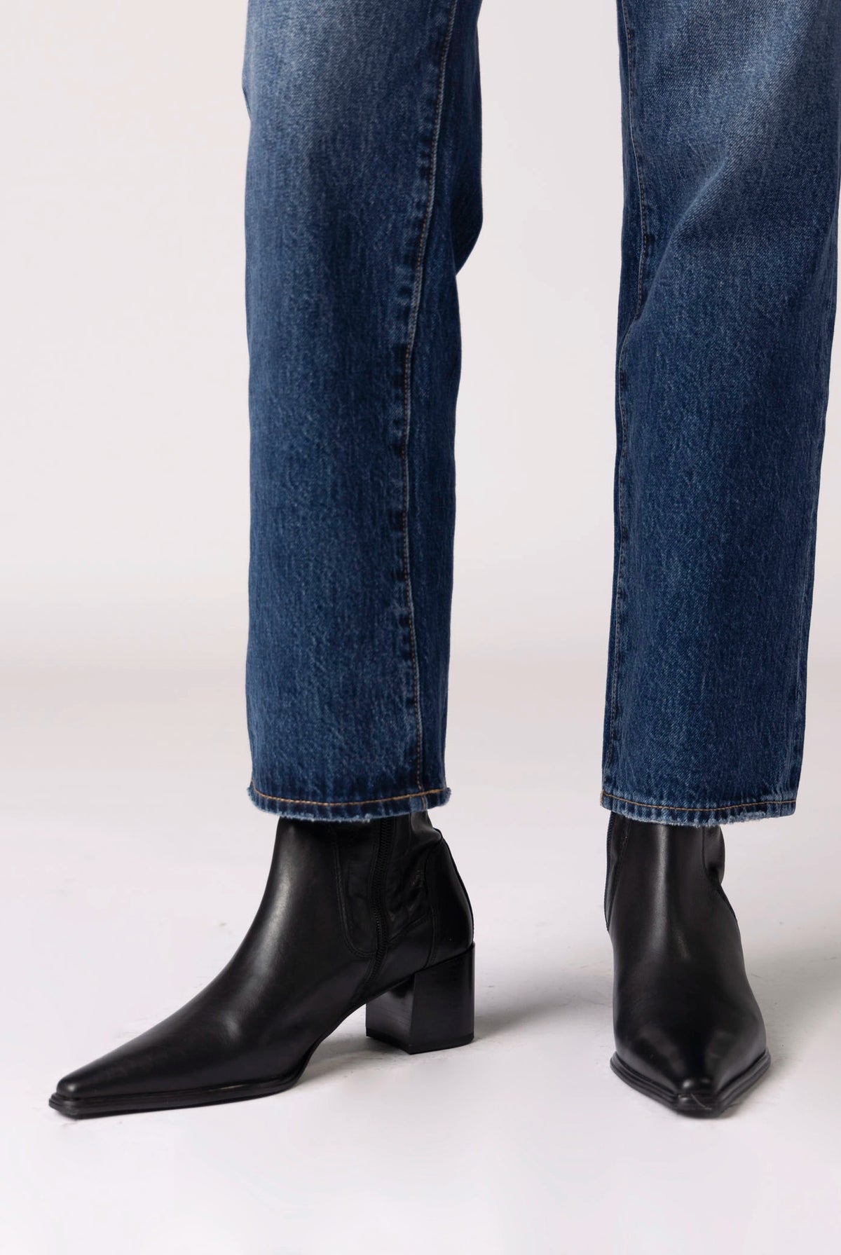 swatch_Black Leather vagabond giselle pointed toe ankle boot