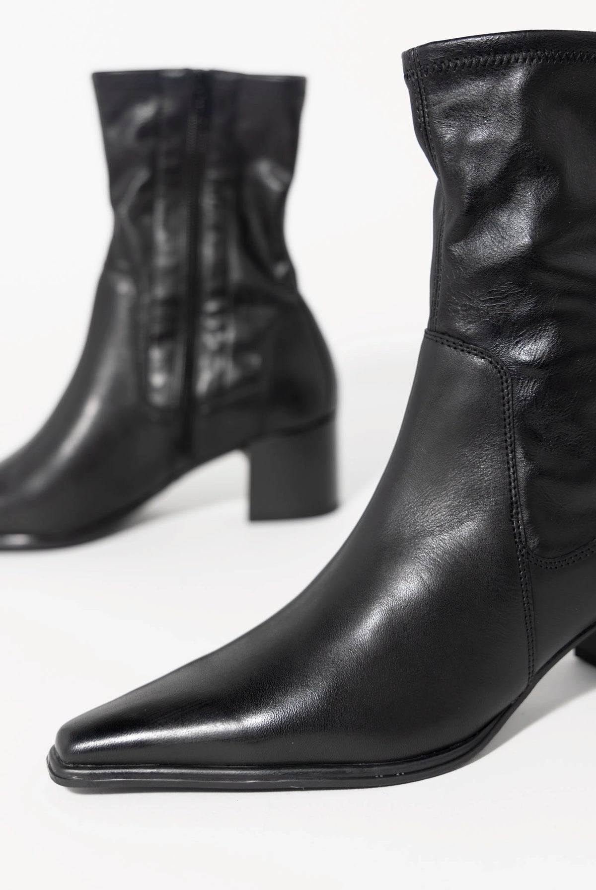 swatch_Black Leather vagabond giselle pointed toe ankle boot