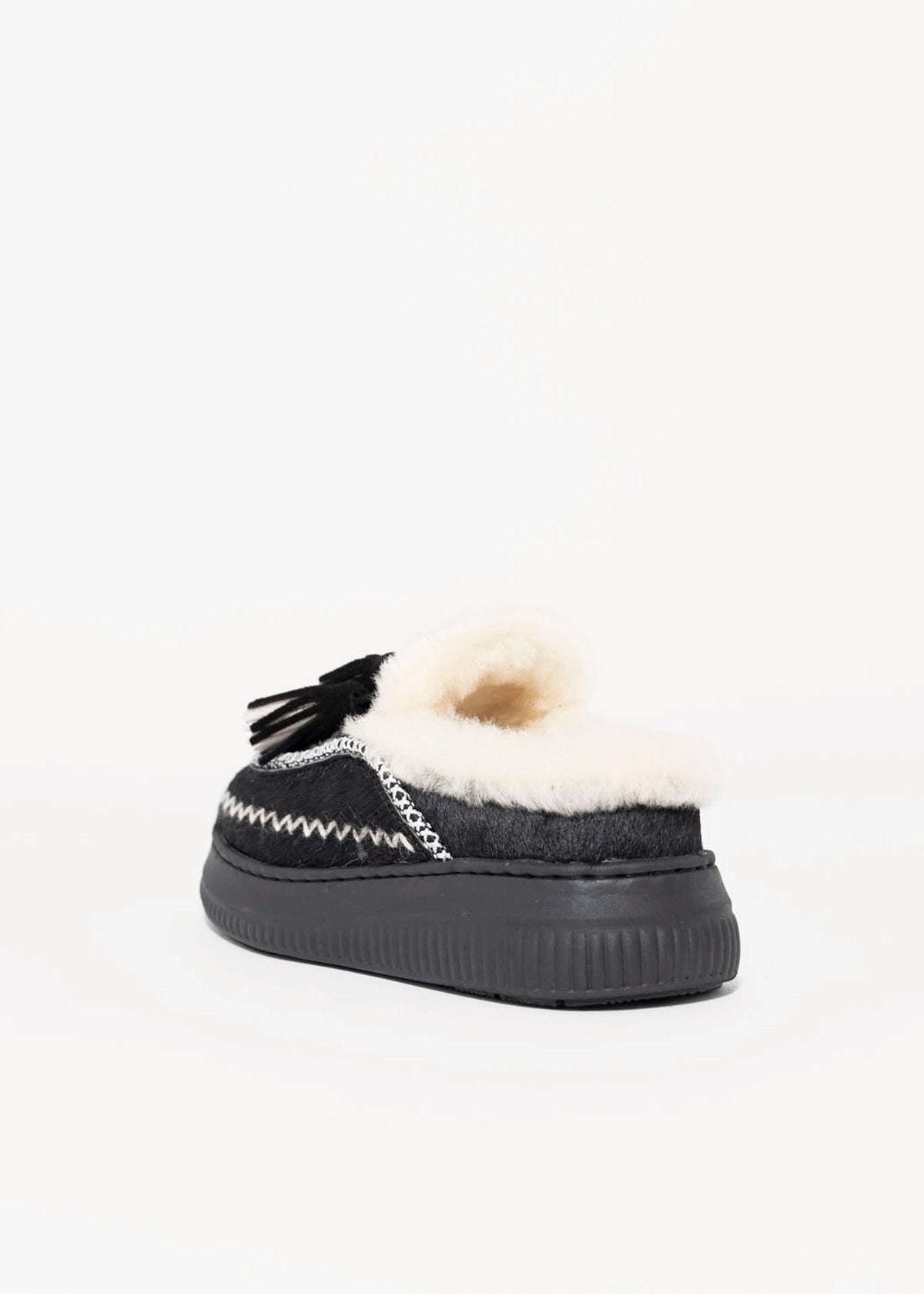 swatch_Black Haircalf nanku l'idea shearling lined mule