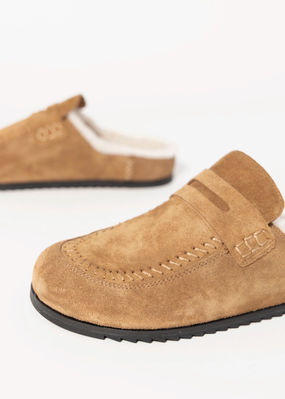 swatch_Tan Suede nova roma shearling lined clog