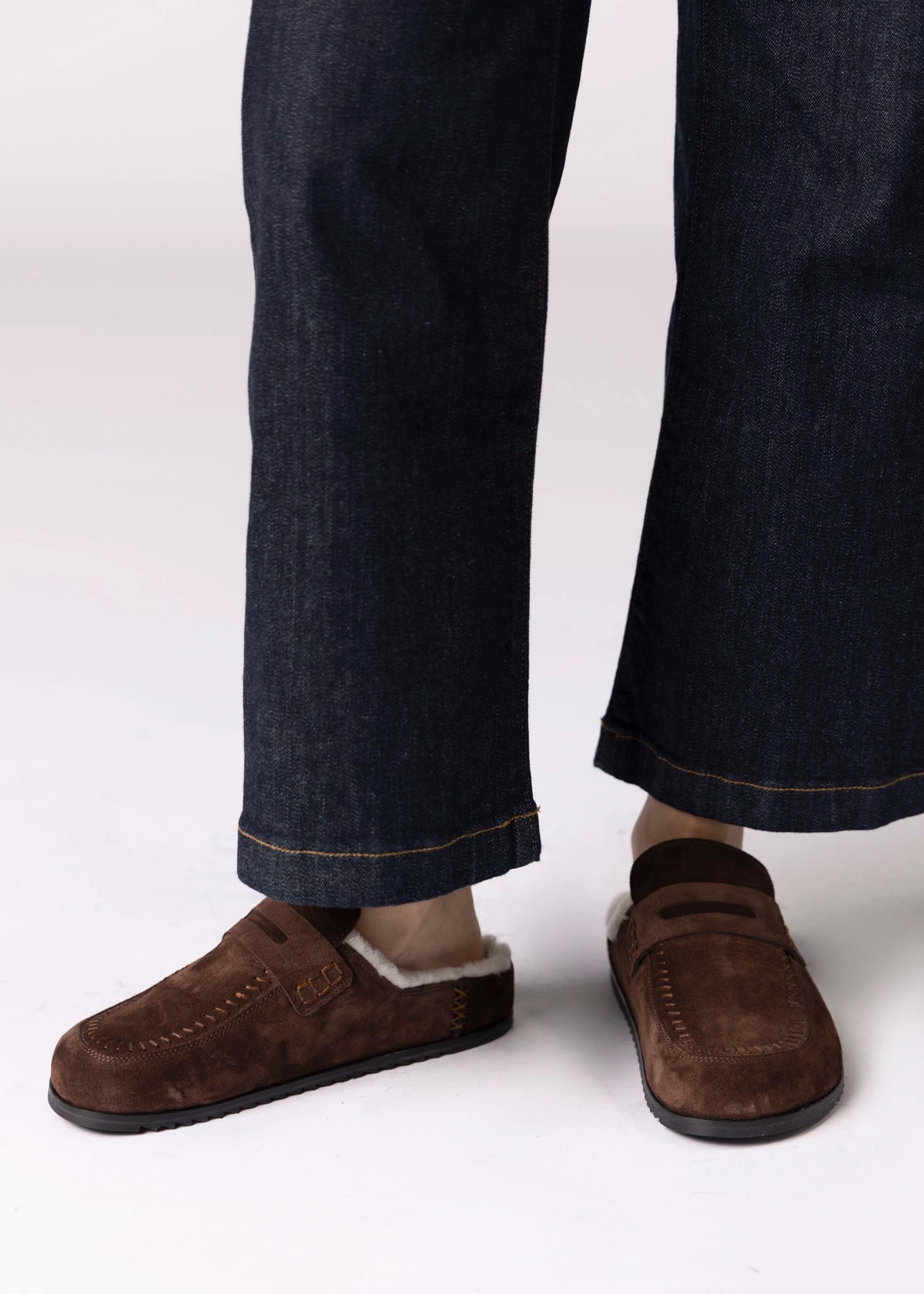 swatch_Brown Suede nova roma shearling lined clog