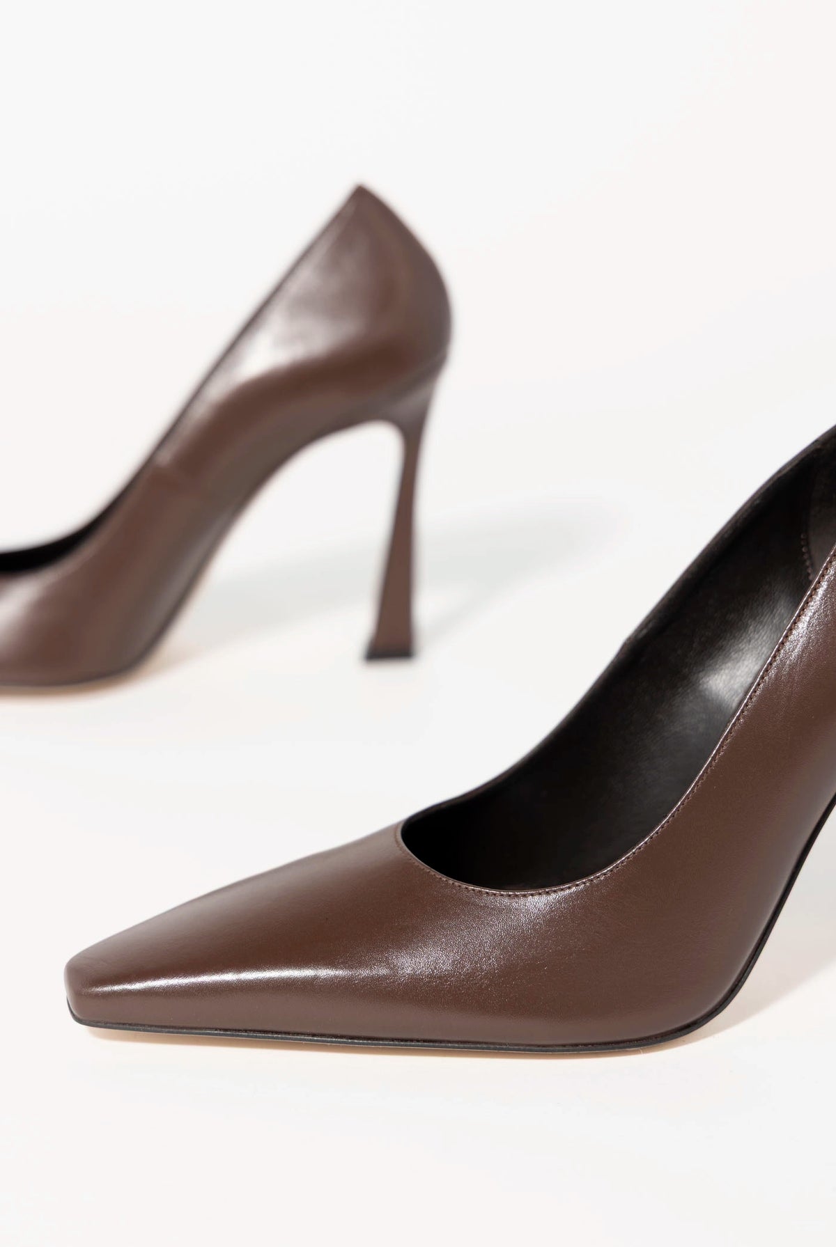 swatch_Brown Leather nova roma high heel pump