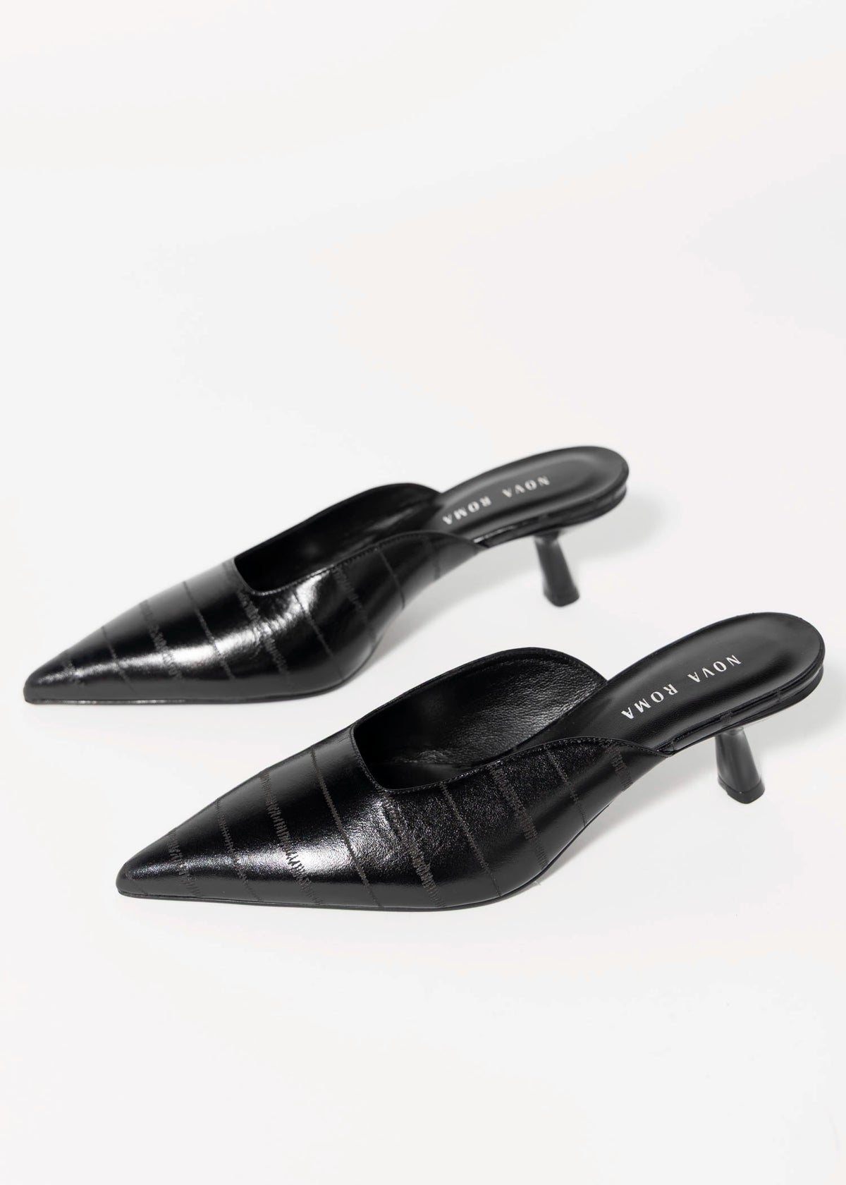 swatch_Black Eel nova roma pointed toe kitten heel