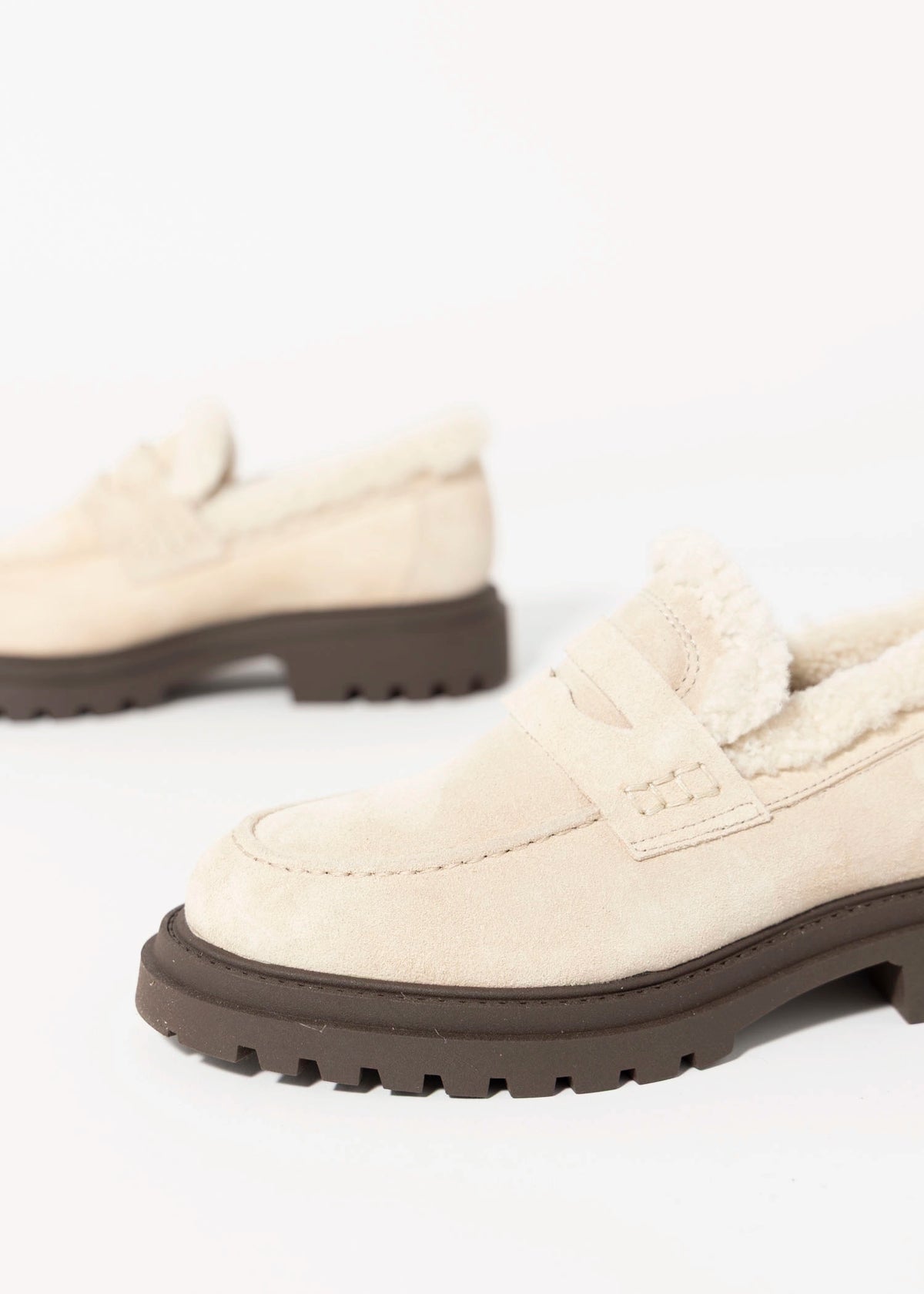 swatch_Beige Suede nova roma shearling lined lug sole loafer