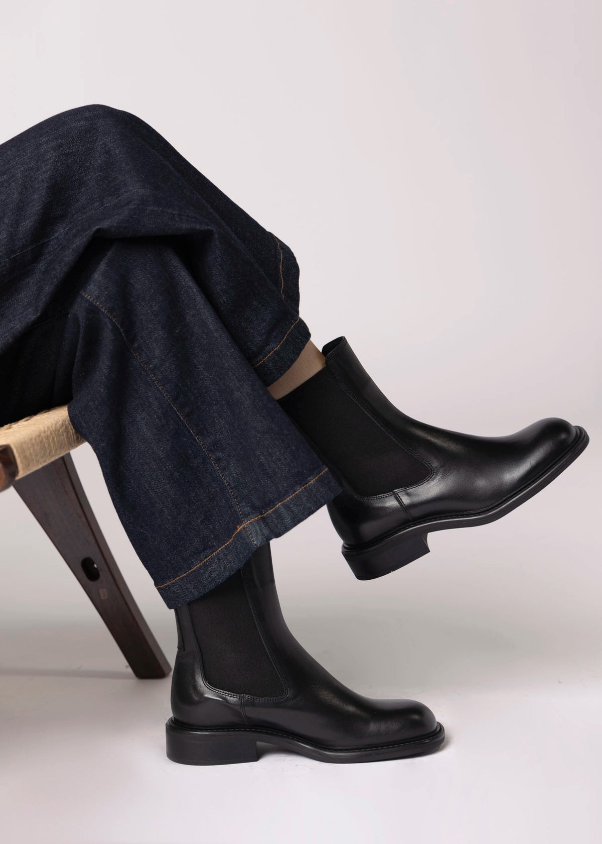 swatch_Black Leather nova roma leather chelsea boot