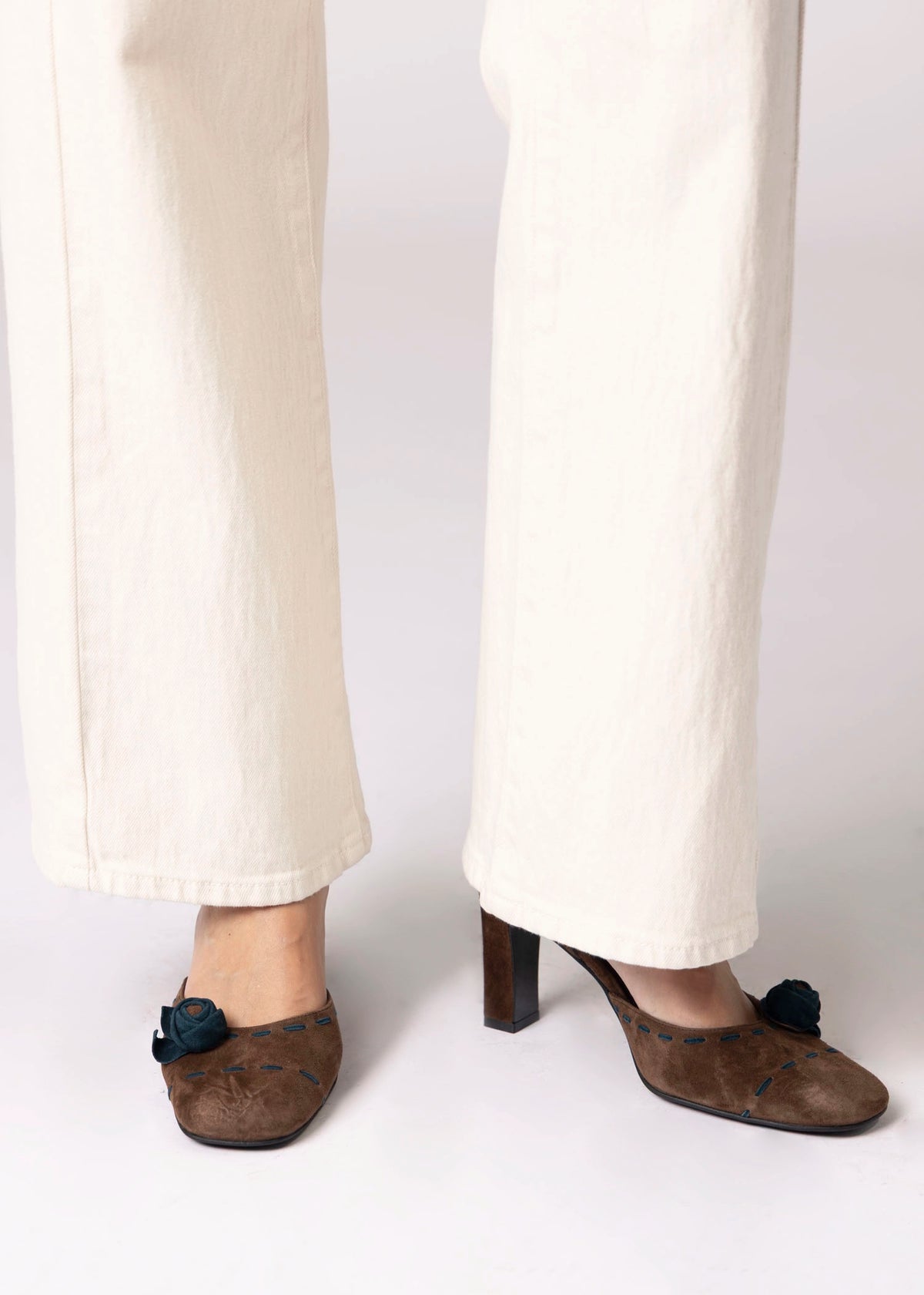 swatch_Coffee/Blue jeffrey campbell mwah suede pump