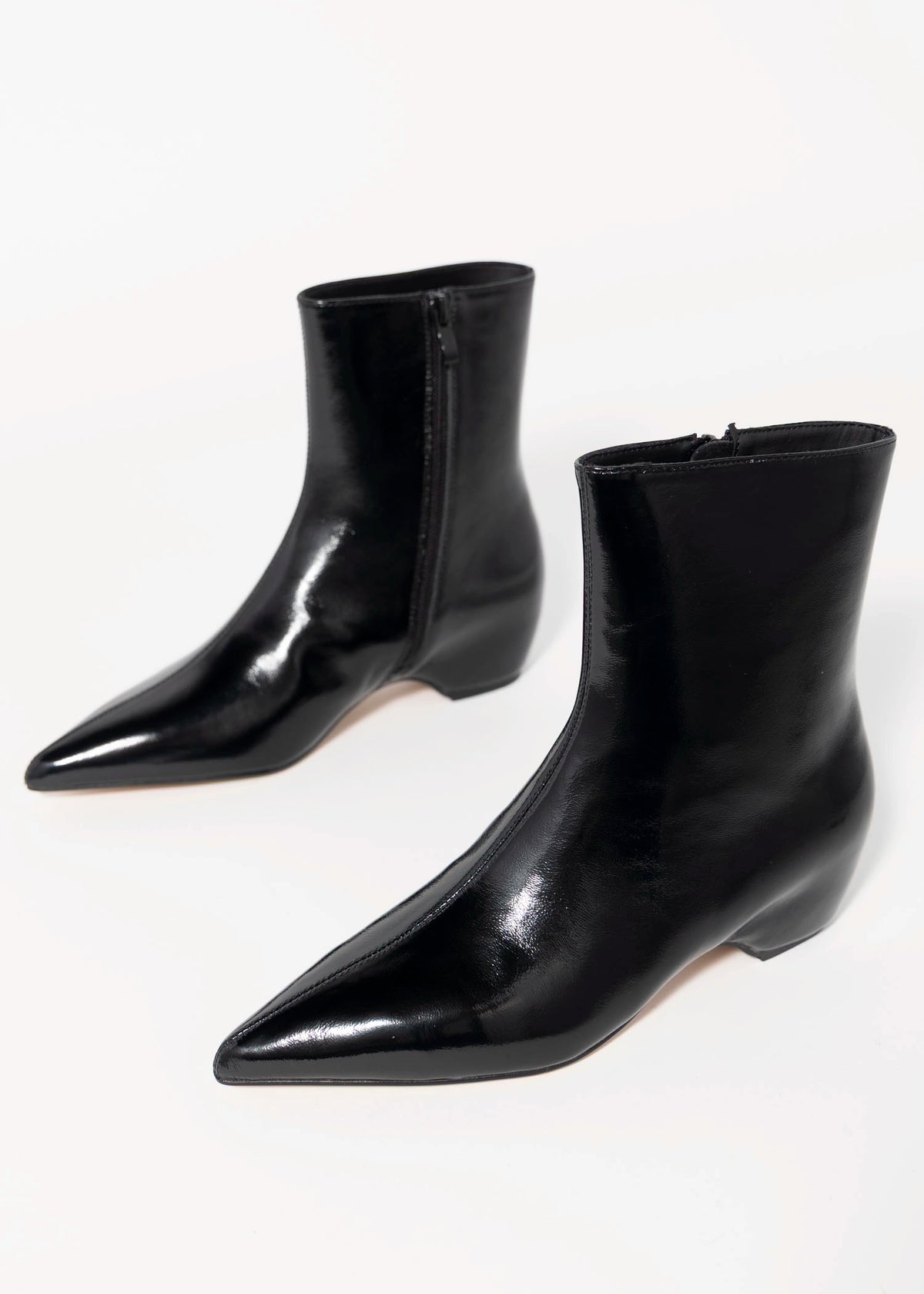 swatch_Black Leather steve madden karslon ankle boot