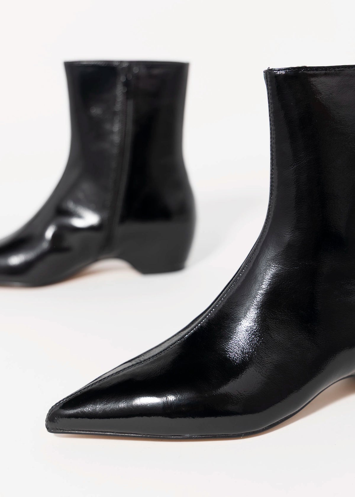 swatch_Black Leather steve madden karslon ankle boot