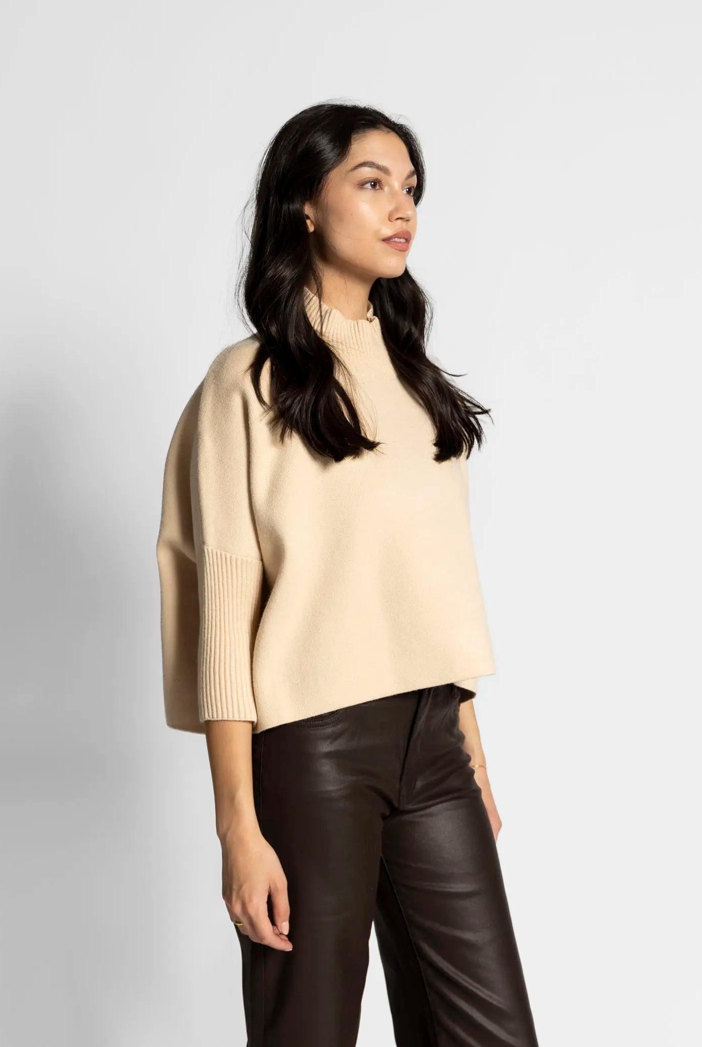 swatch_Ecru aja sweater