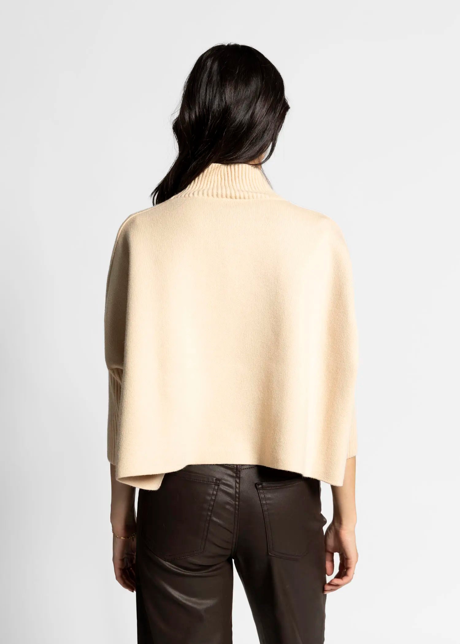 swatch_Ecru aja sweater