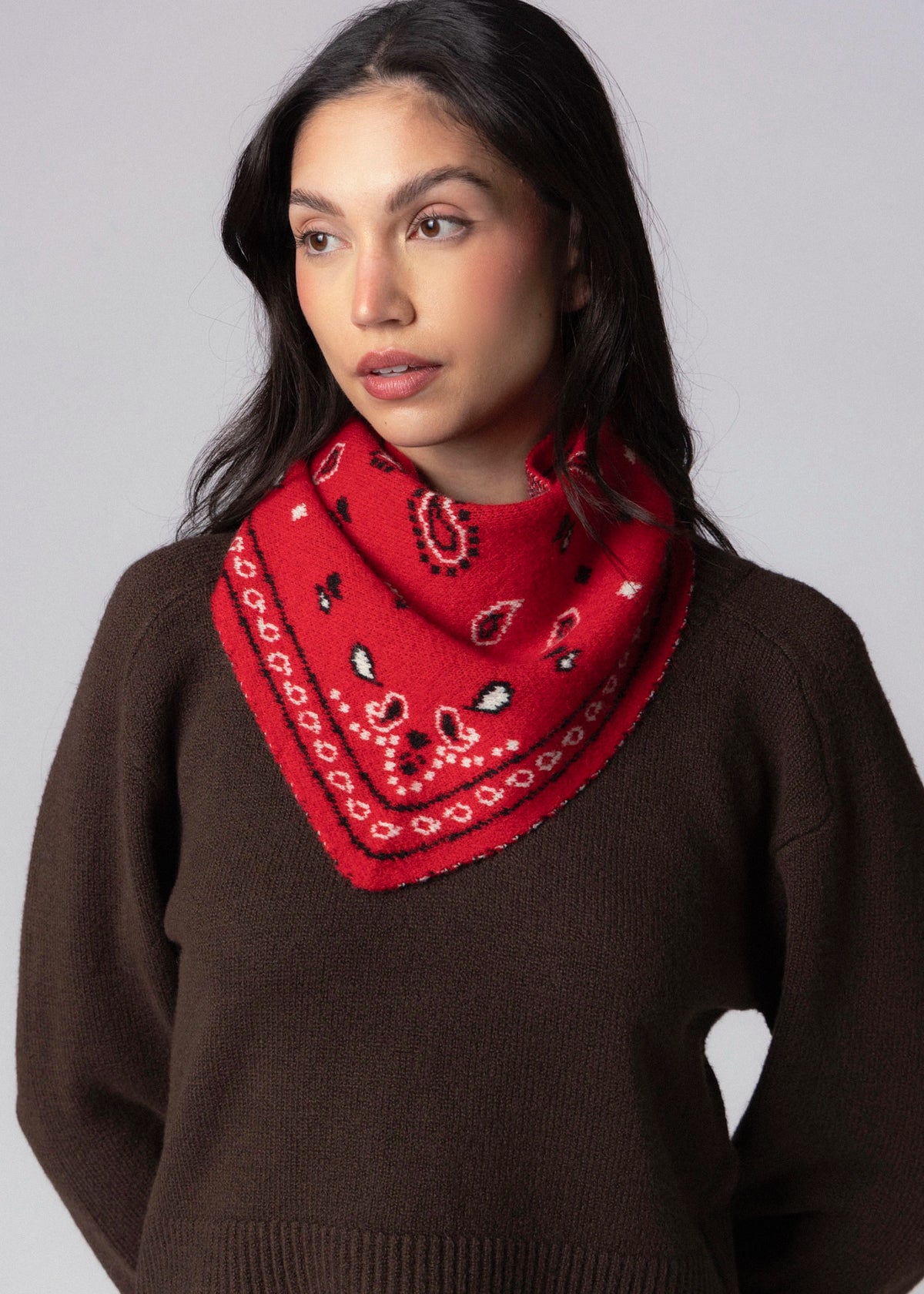 swatch_Red triangle knit bandana scarf
