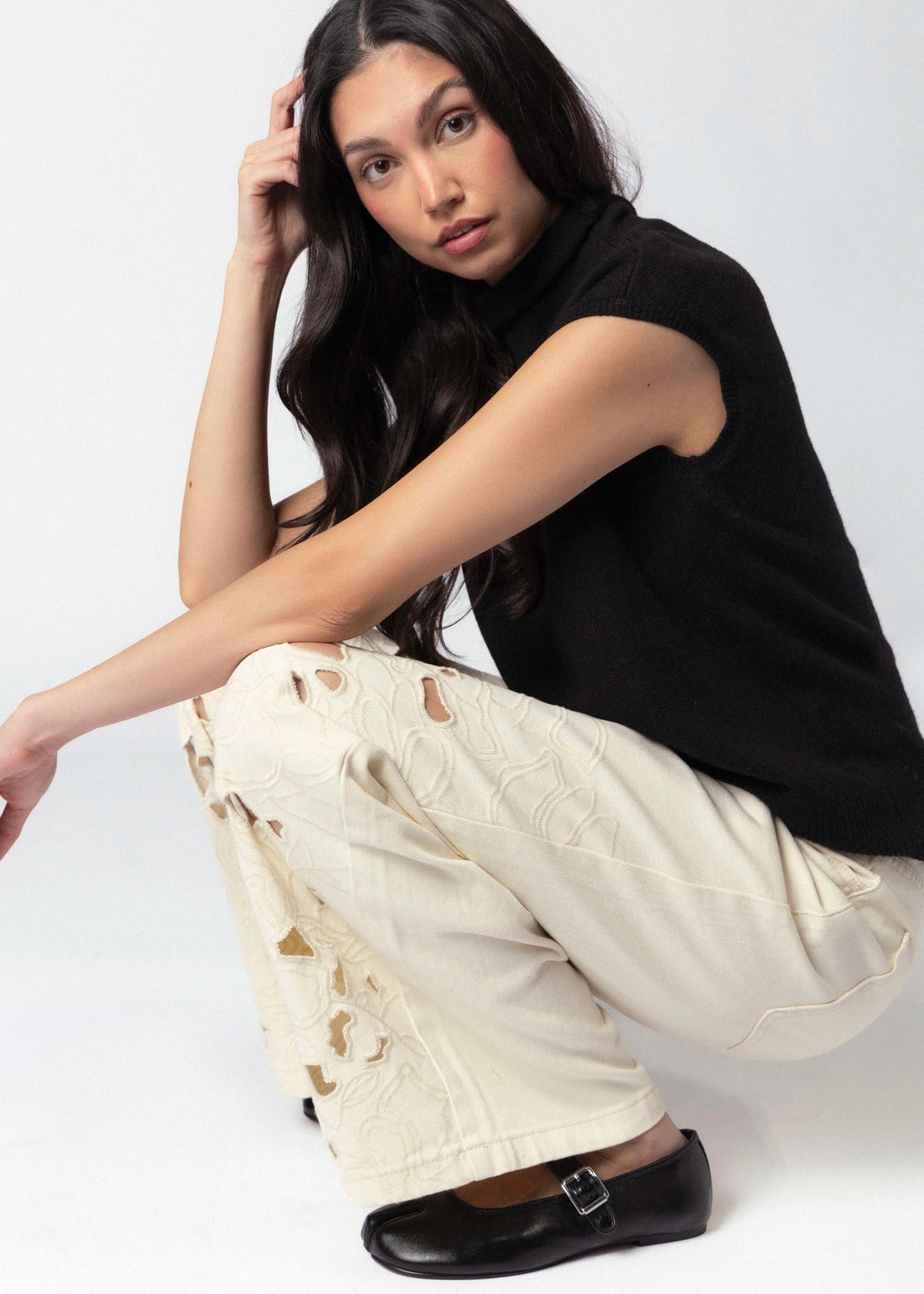 swatch_Cream embroidered cut out pants
