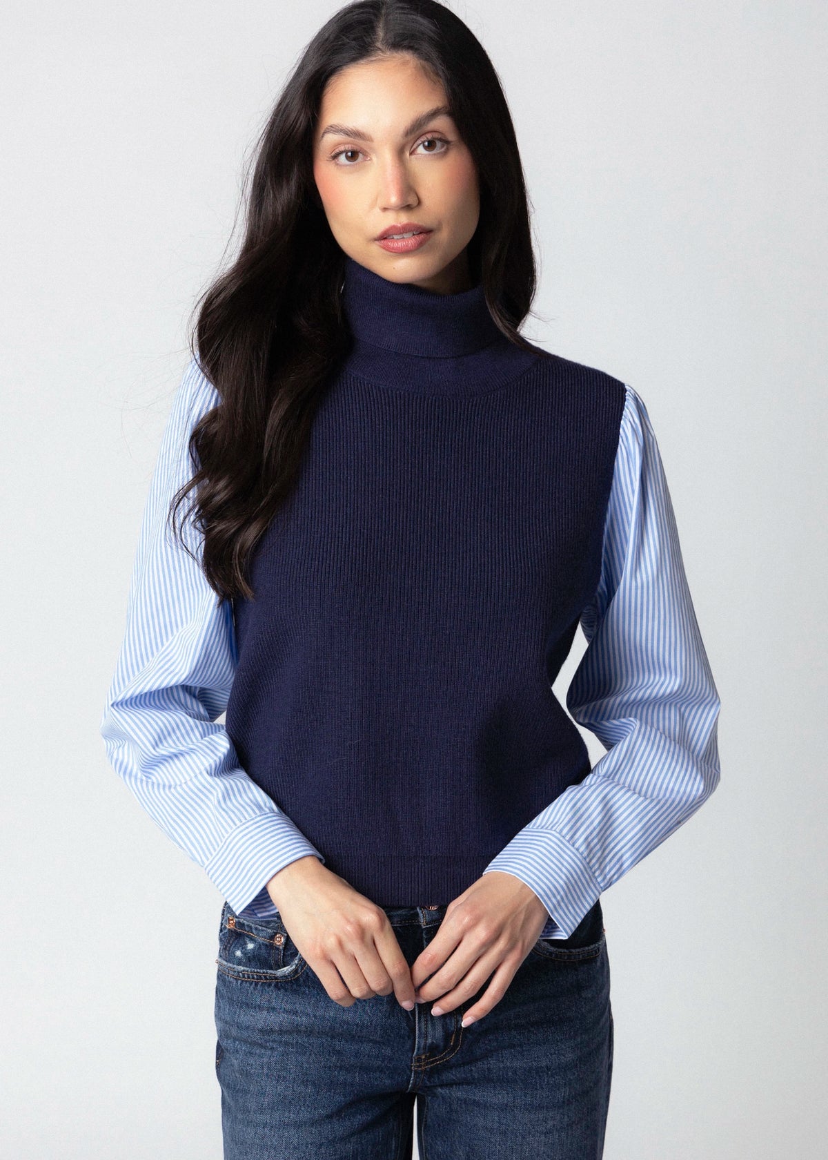 swatch_Navy thml striped sleeve sweater