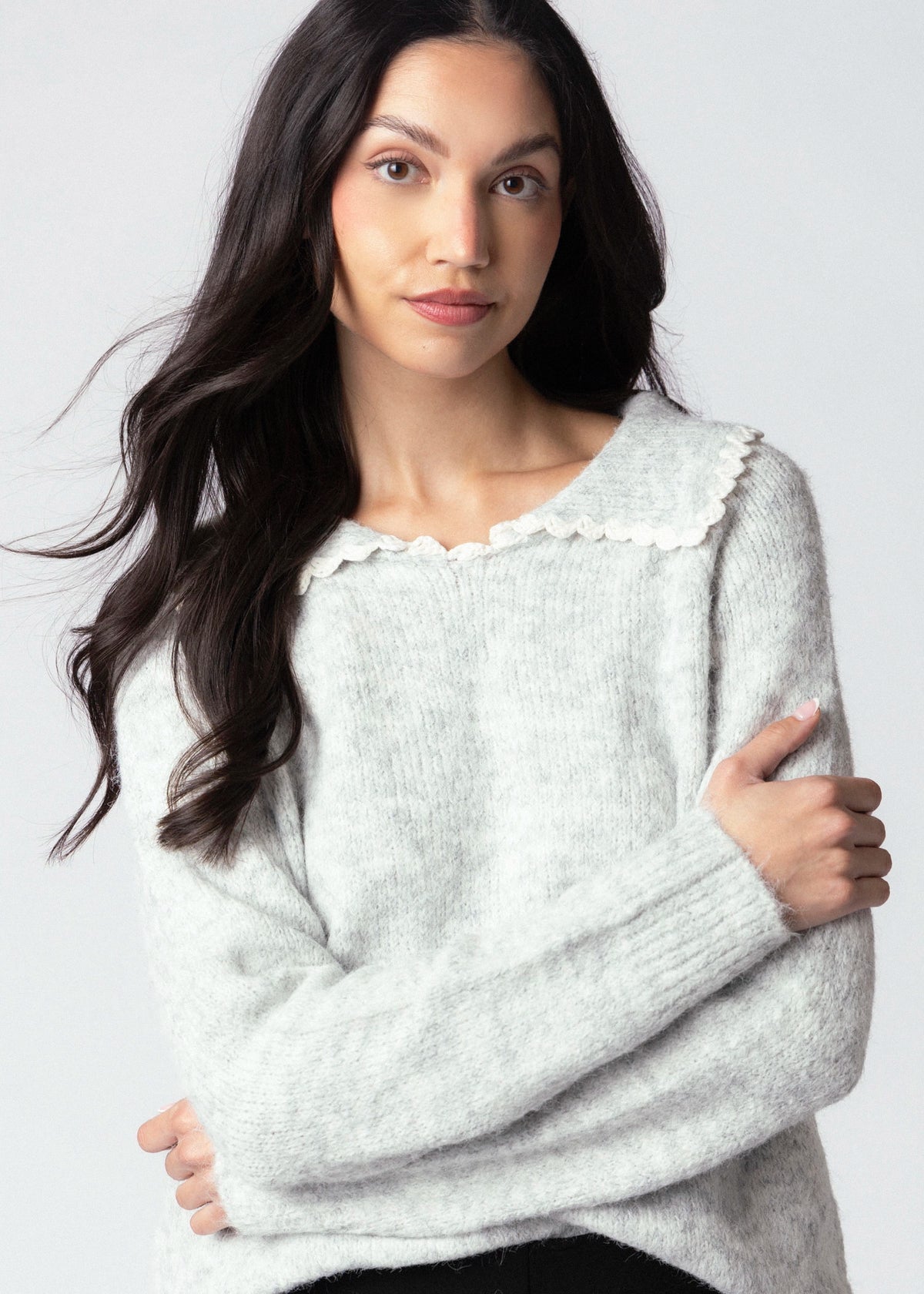 swatch_Grey scalloped collar sweater
