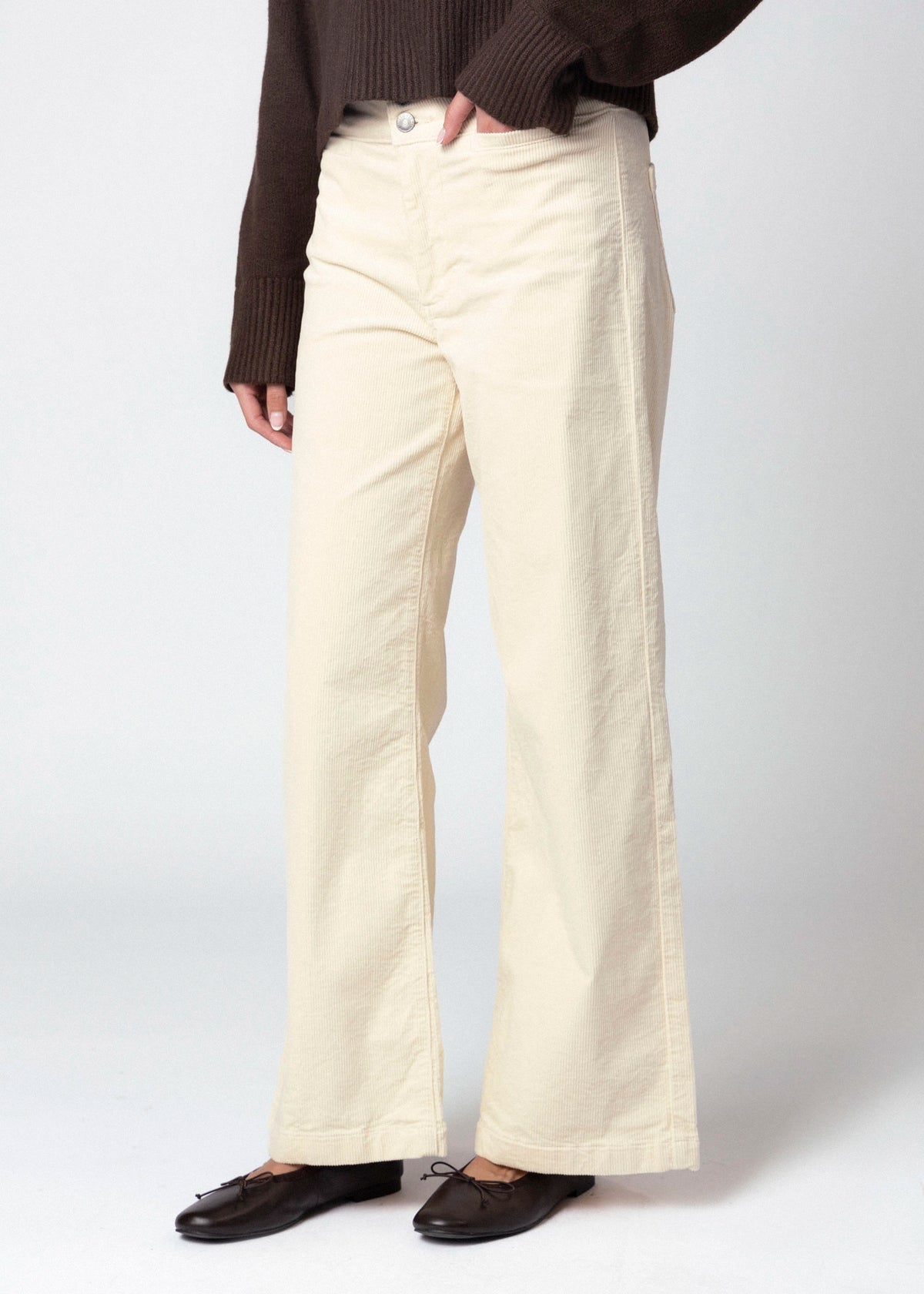 swatch_Ivory kut from the kloth meg corduroy wide leg pant