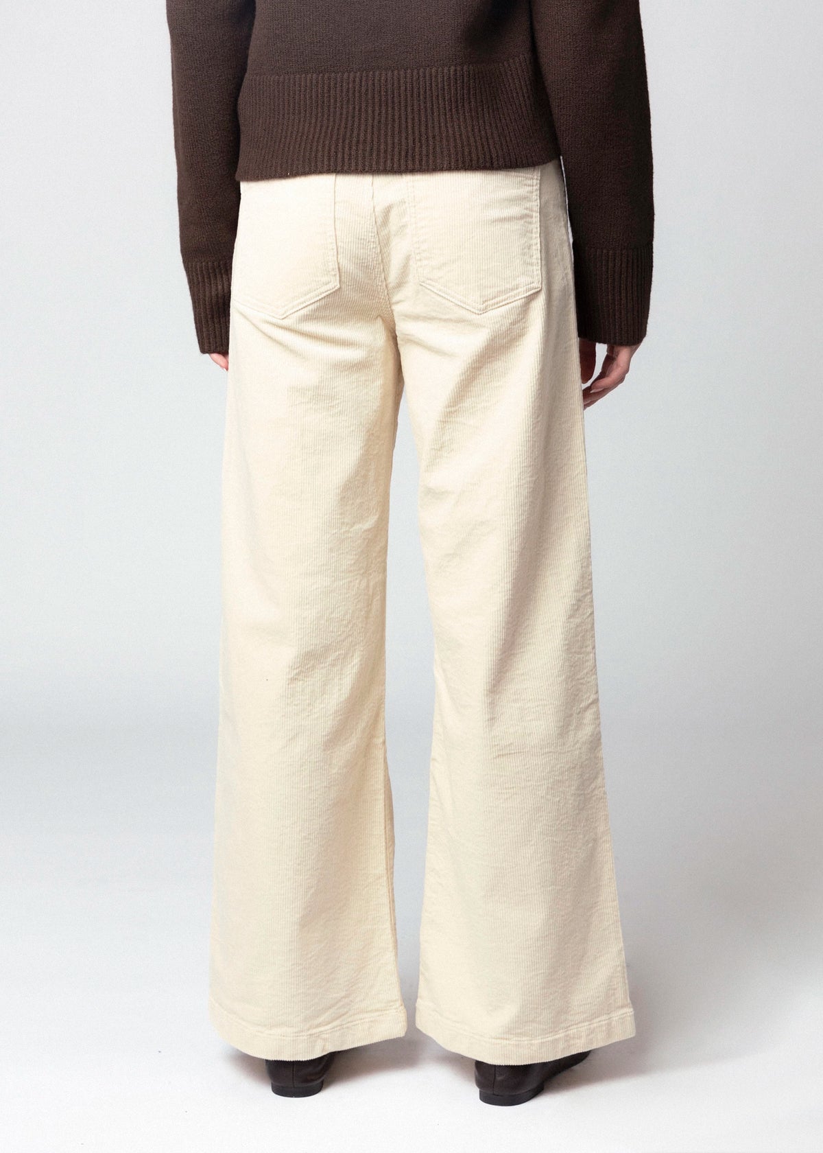 swatch_Ivory kut from the kloth meg corduroy wide leg pant