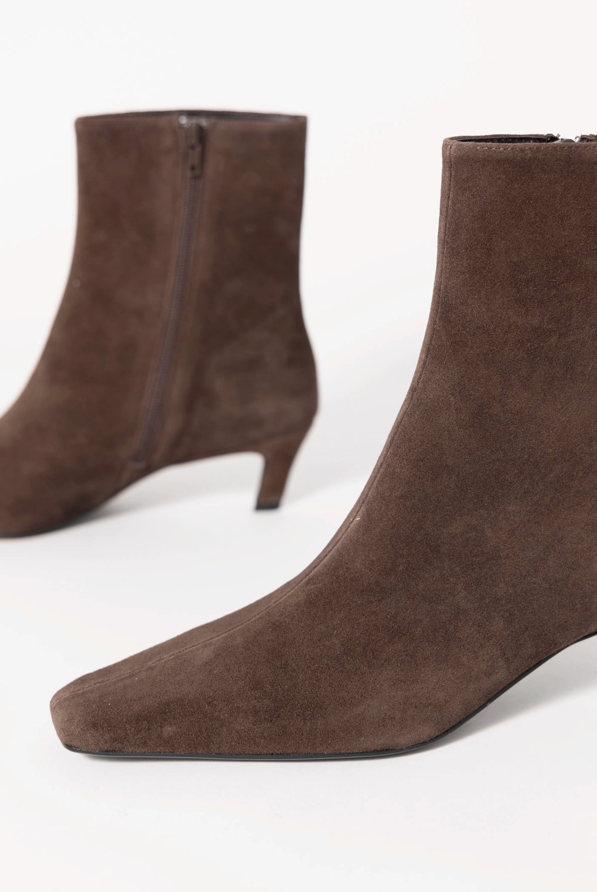 swatch_Espresso Suede tony bianco estelle heeled boot