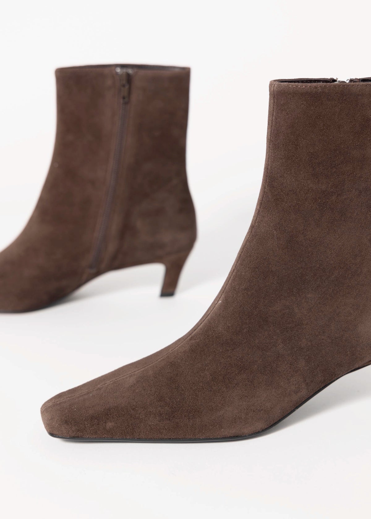 swatch_Espresso Suede tony bianco estelle heeled boot