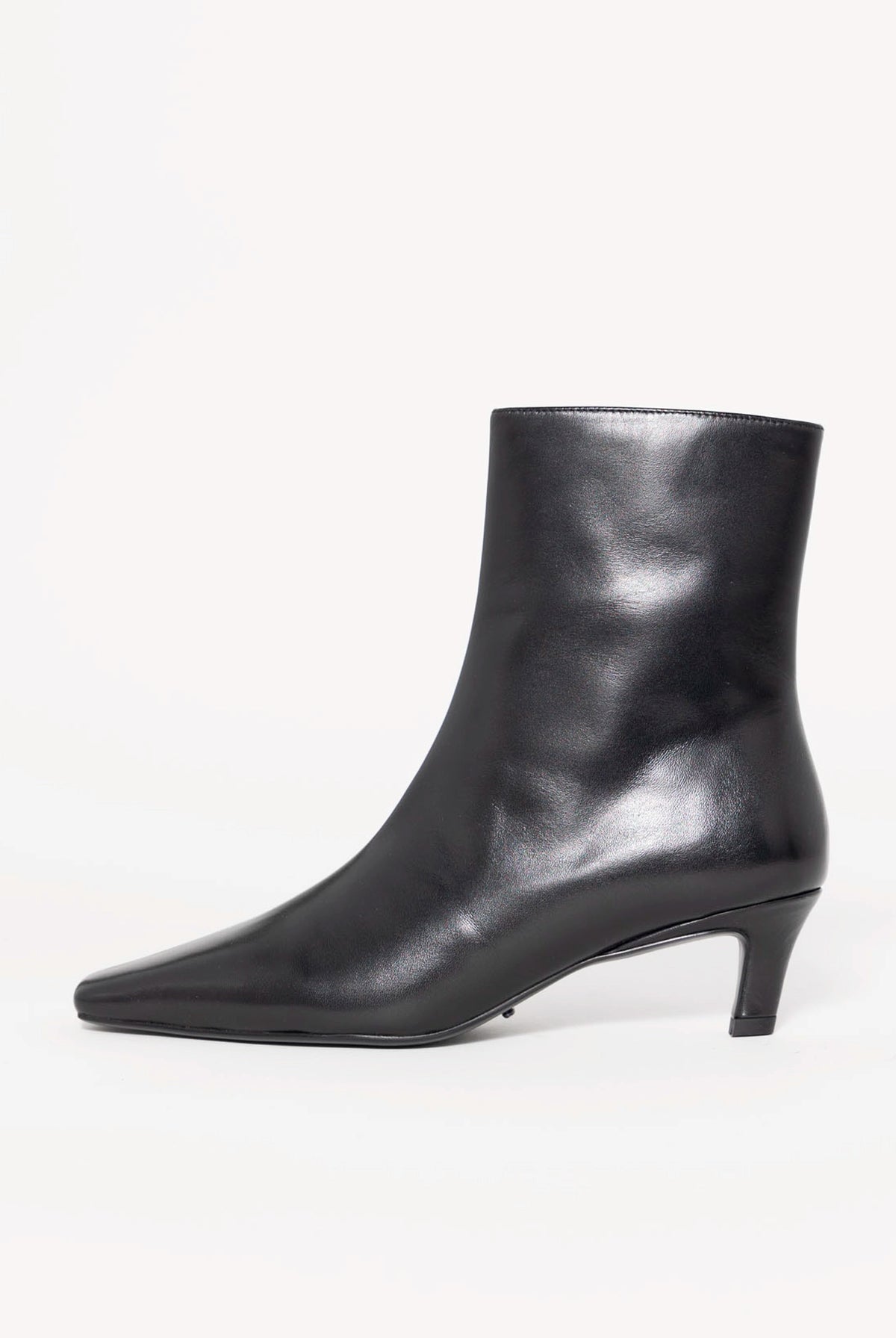 swatch_Black Leather tony bianco estelle heeled boot