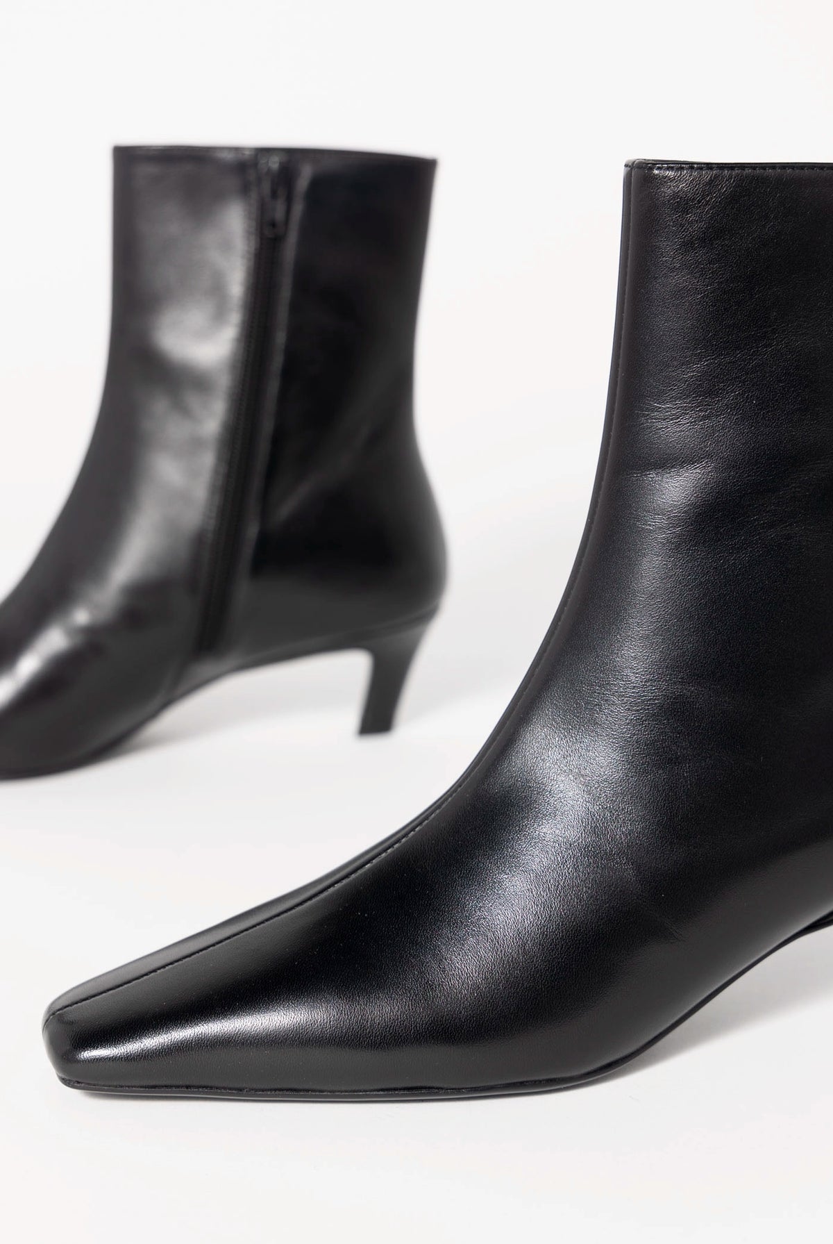 swatch_Black Leather tony bianco estelle heeled boot
