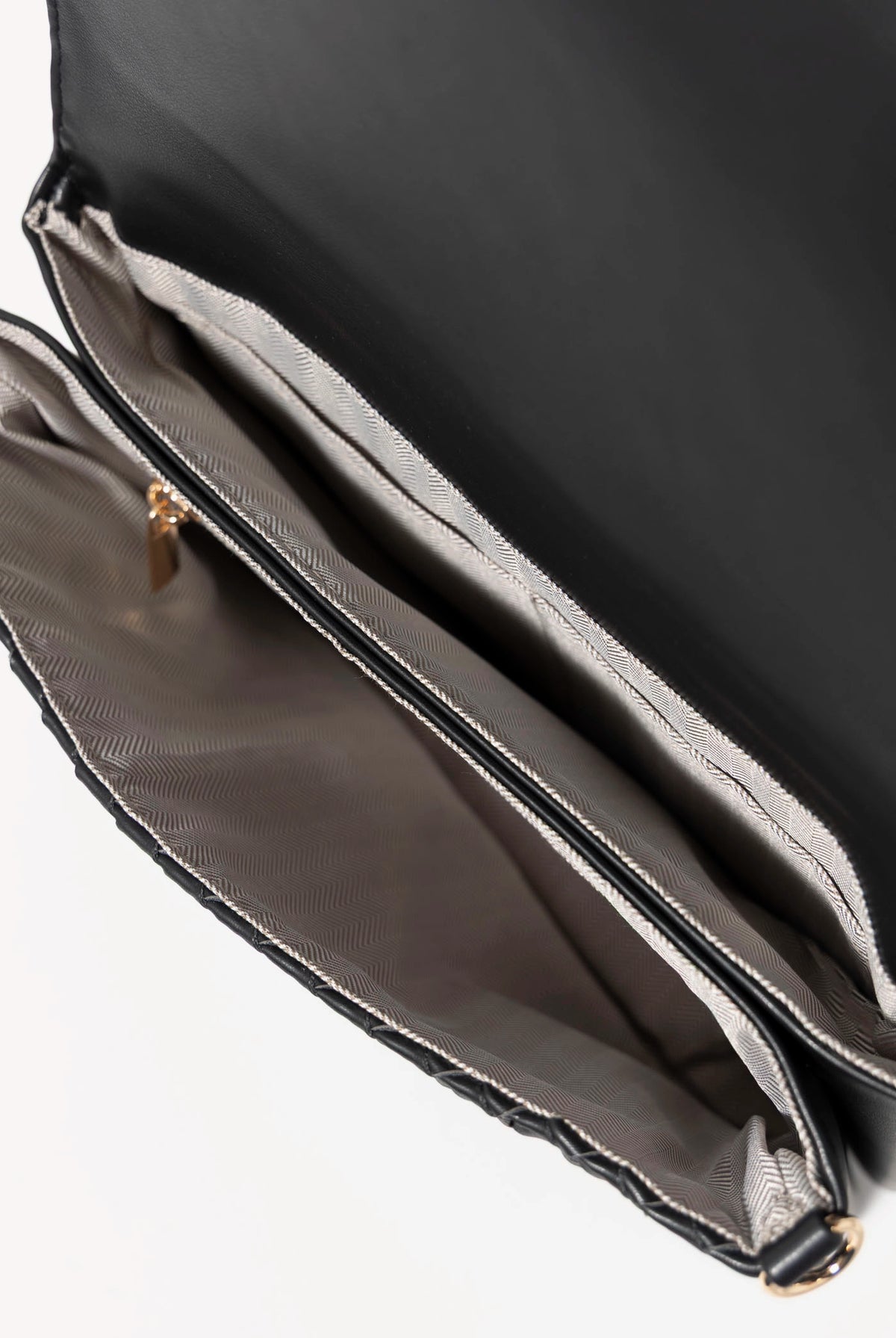 swatch_Jet haute shoe lexi woven crossbody
